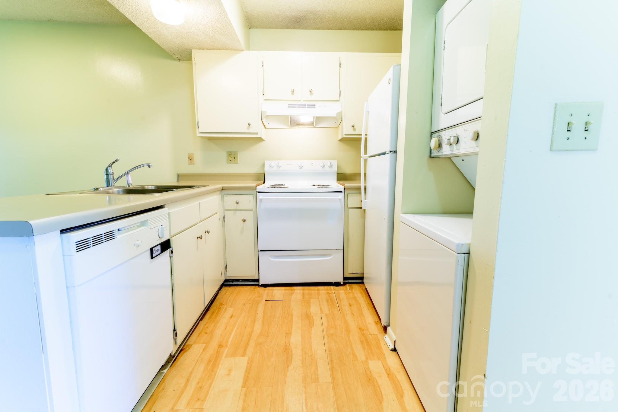 229 E King Street 55 Property Photo 4