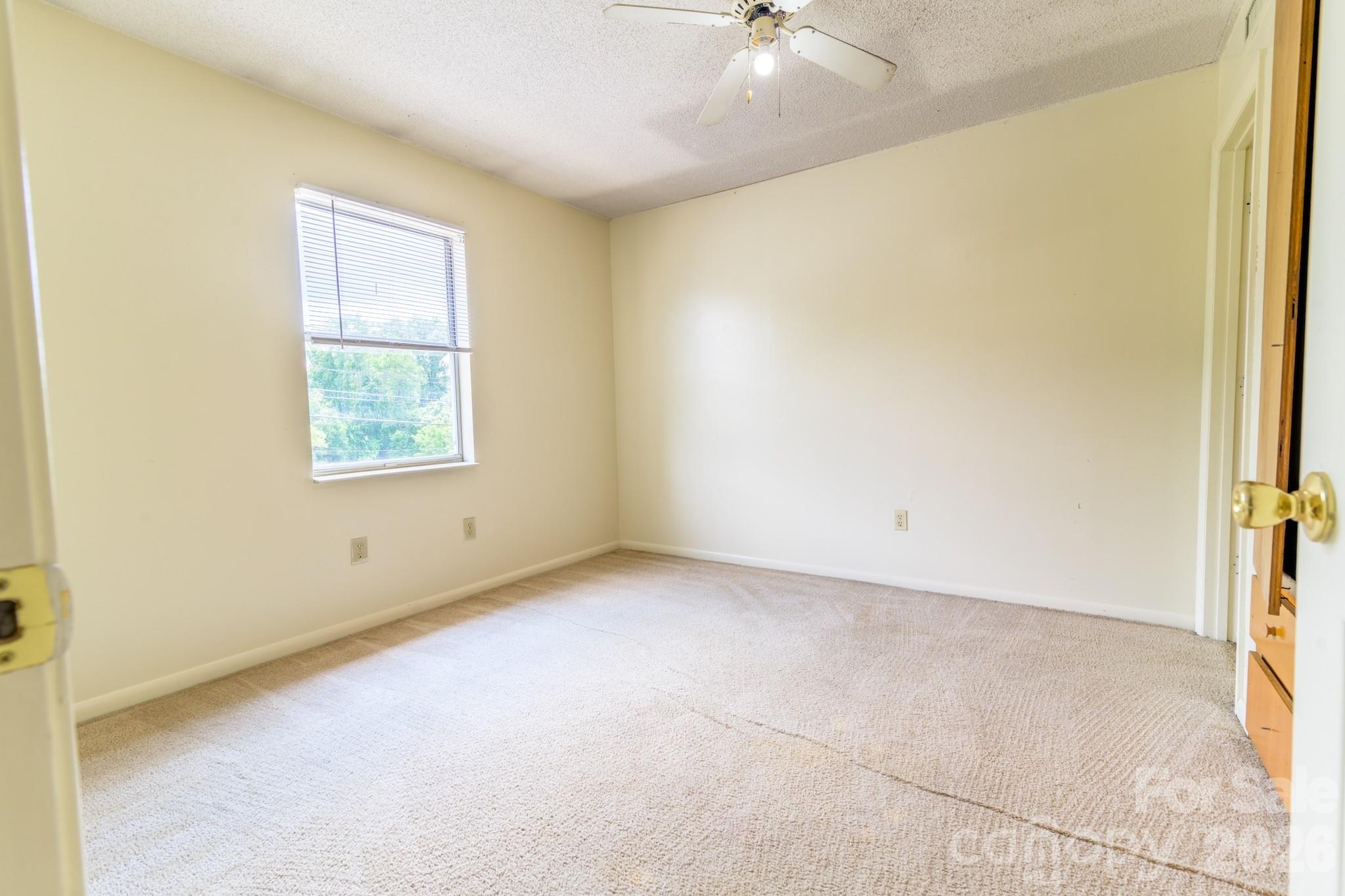 229 E King Street 55 Property Photo 5