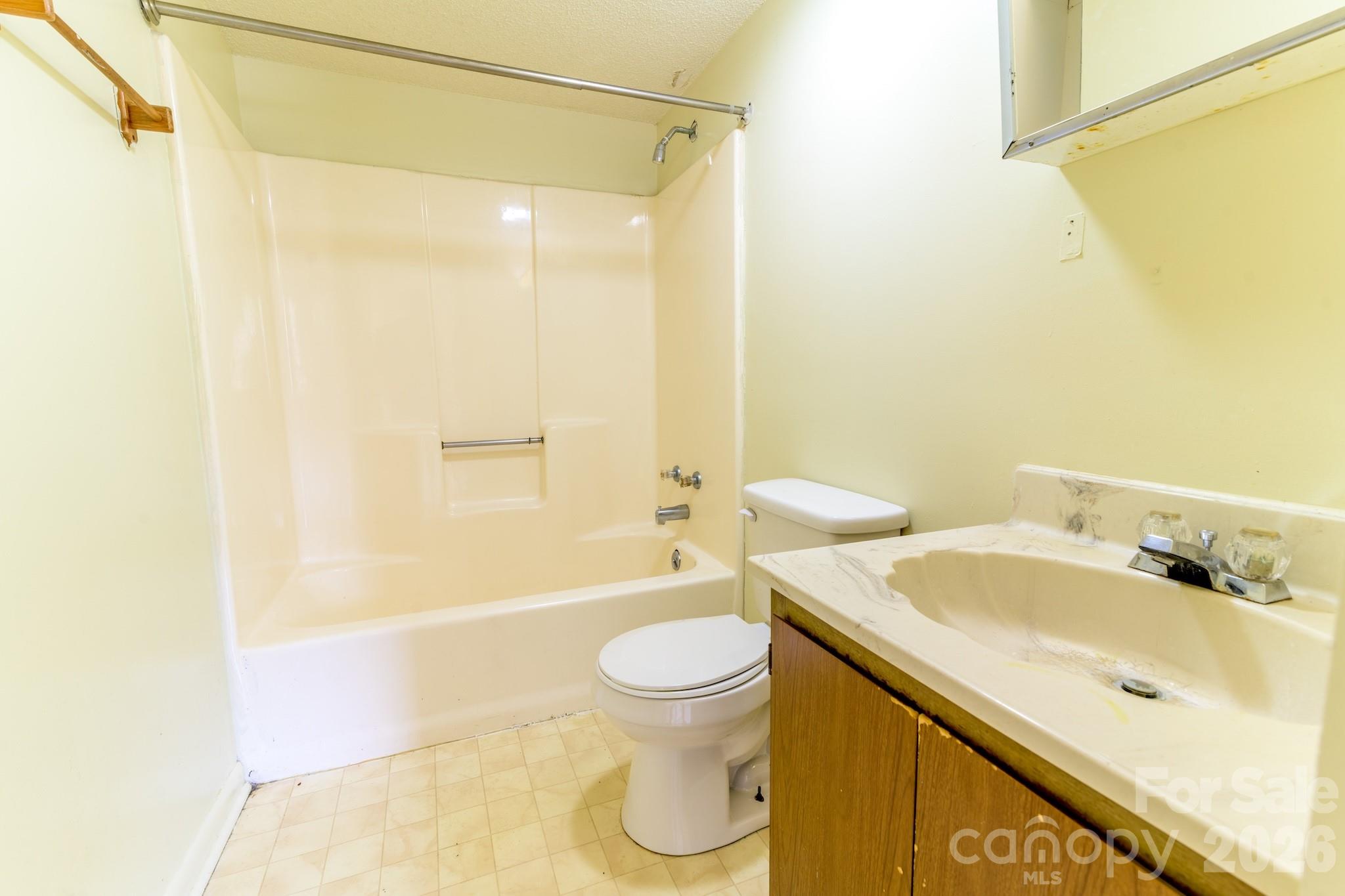 229 E King Street 55 Property Photo 6