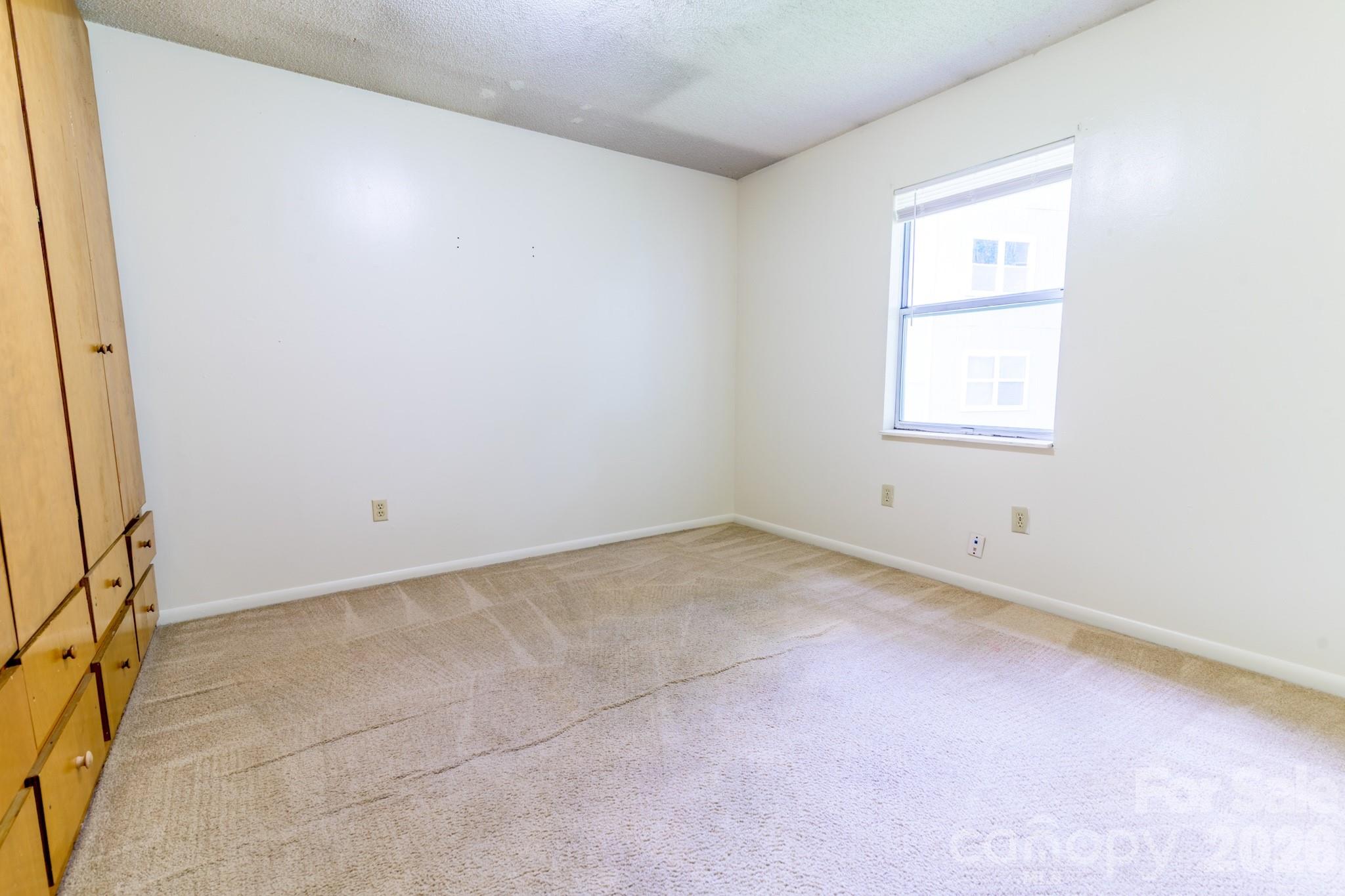 229 E King Street 55 Property Photo 7