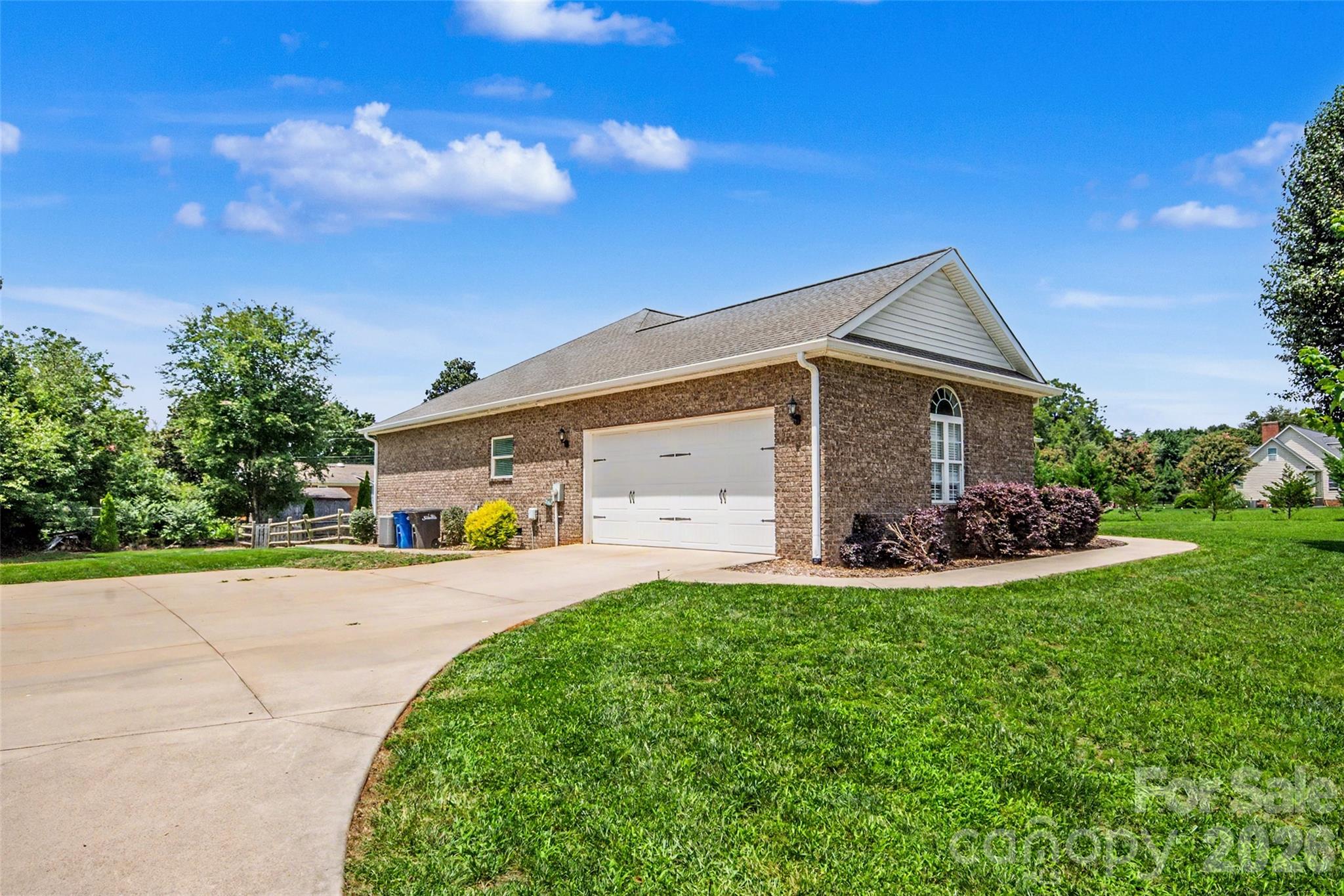 317 Thistle Lane Property Photo 2