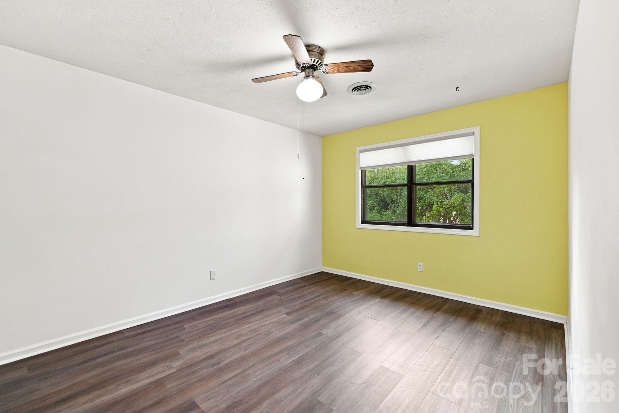 703 Farmington Circle Property Photo 12