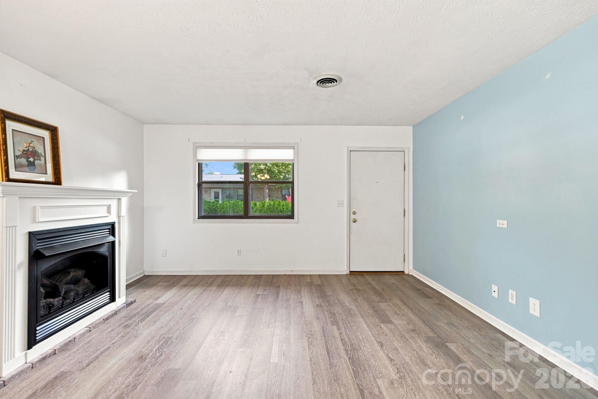703 Farmington Circle Property Photo 18