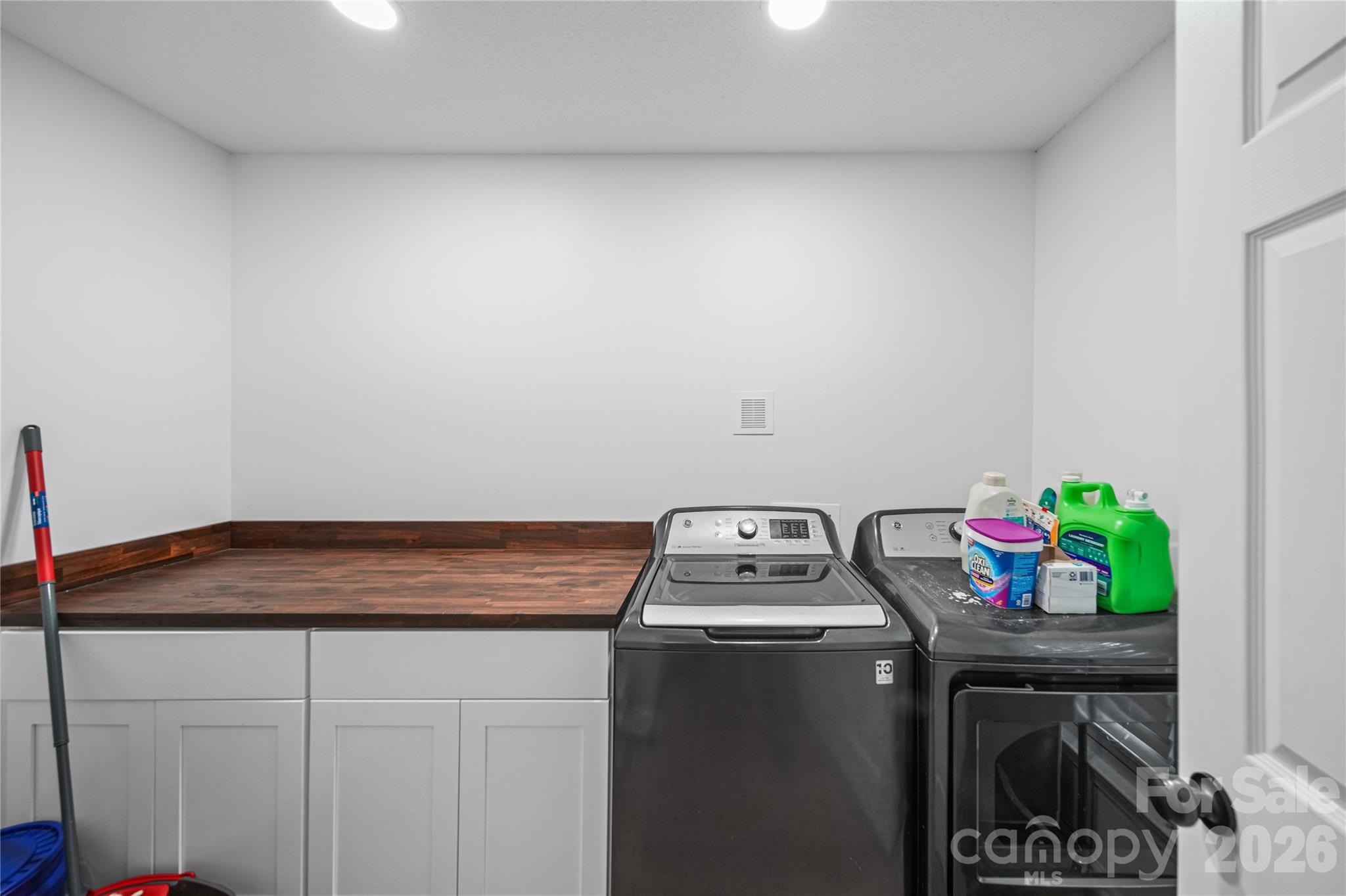 2141 Moonstone Drive Property Photo 6