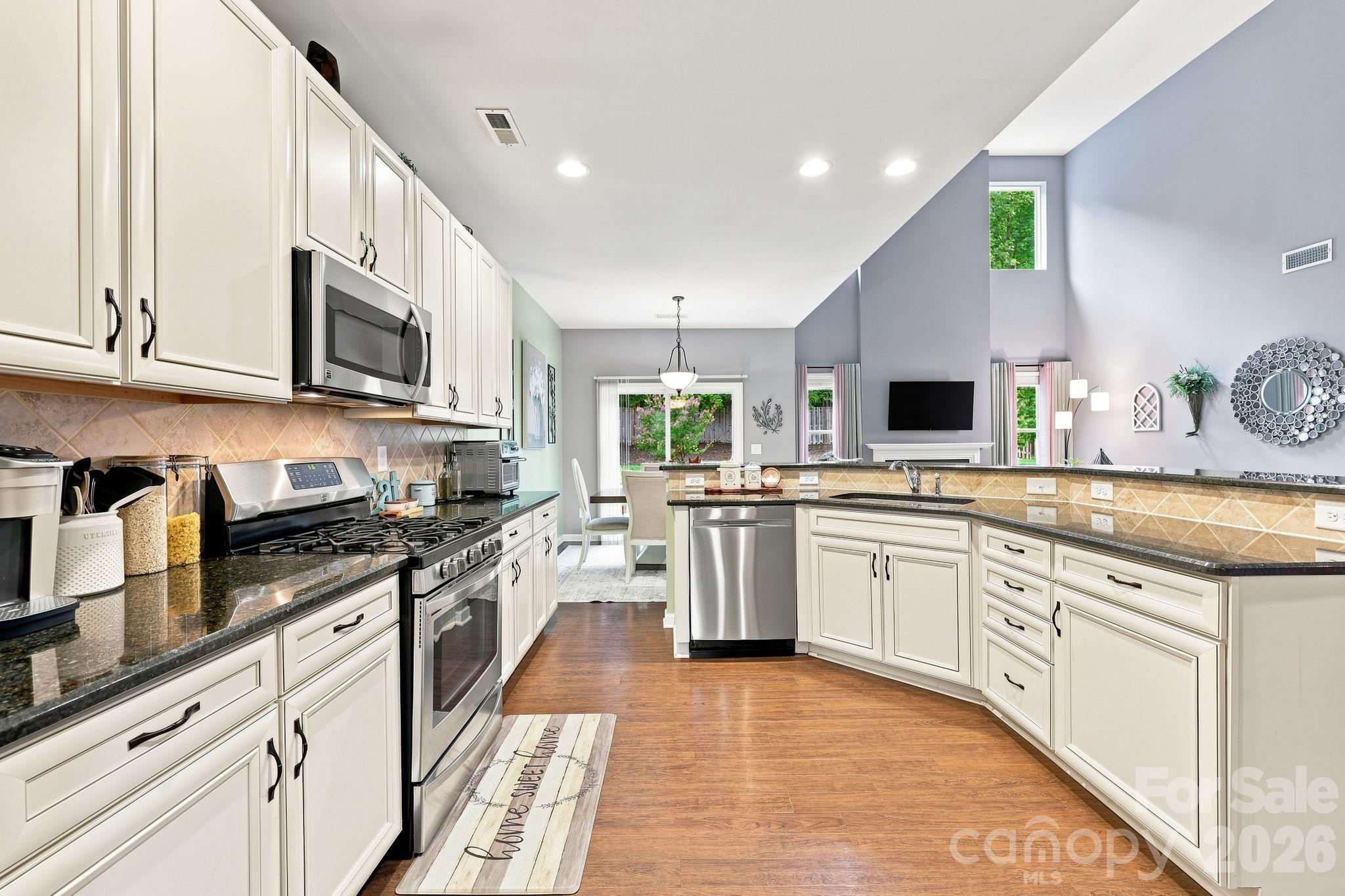 608 Augustus Lane Property Photo 10