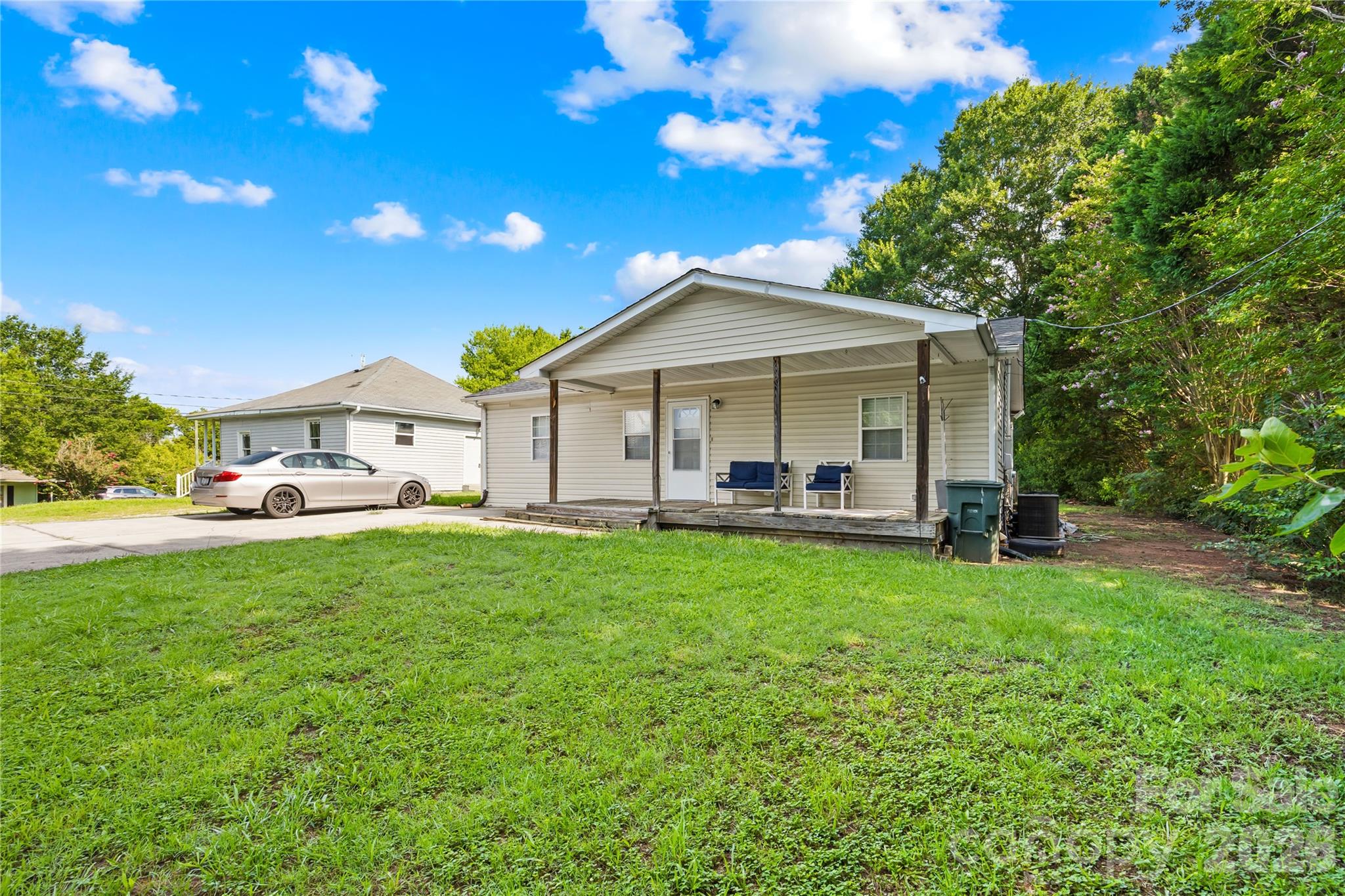2104 Court Drive Property Photo 5