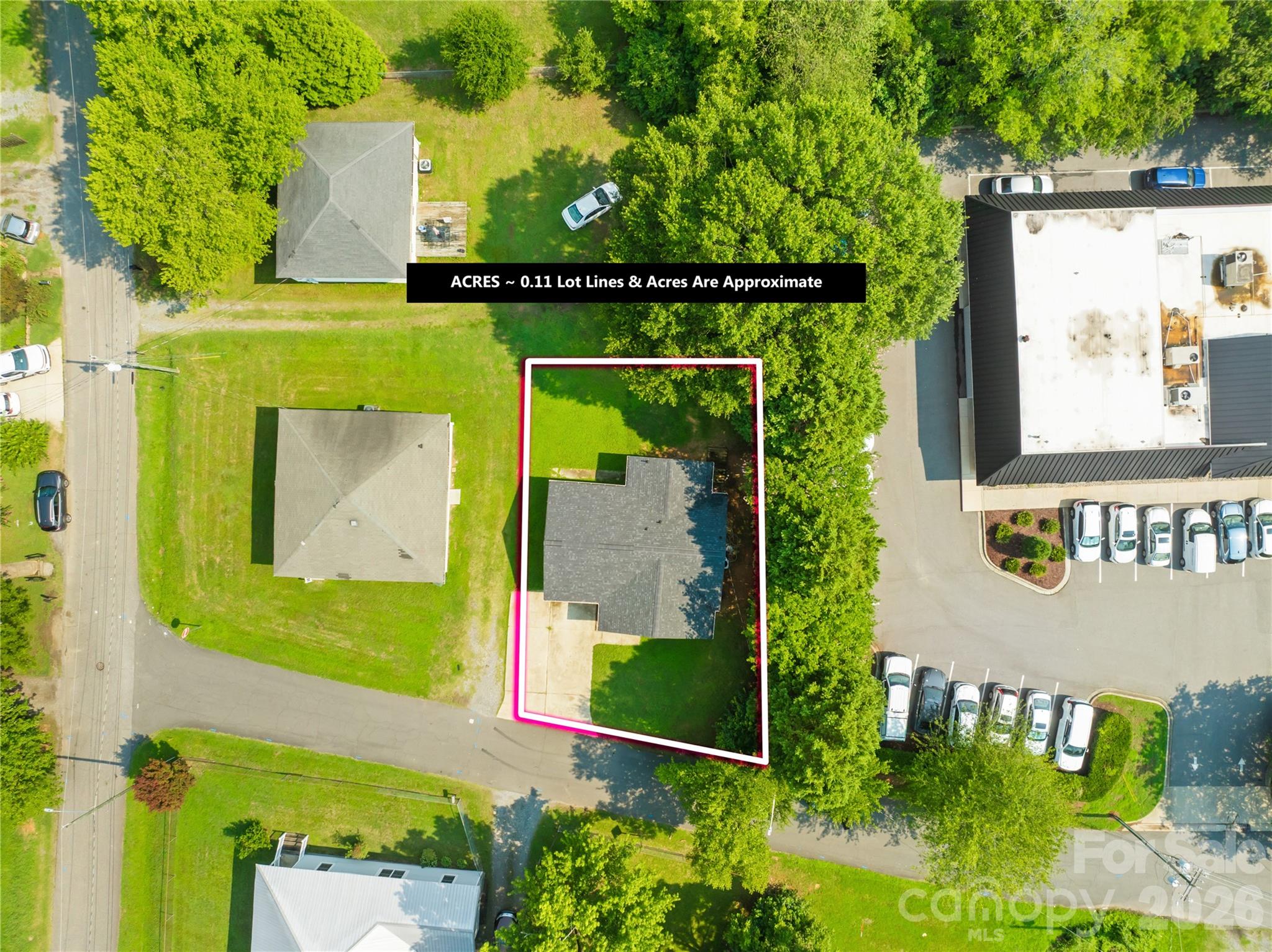 2104 Court Drive Property Photo 24