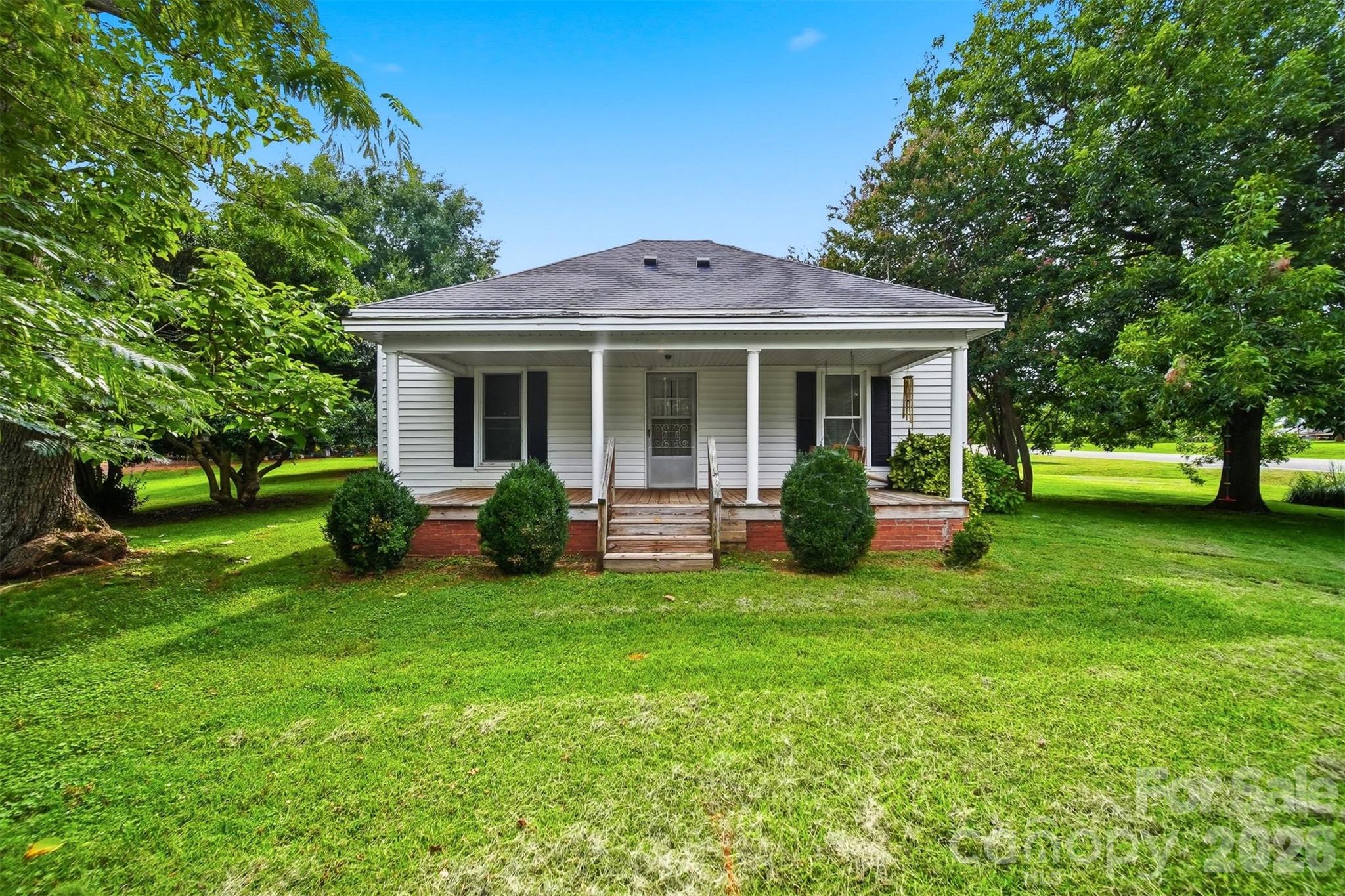 1289 Davis Road Property Photo 1