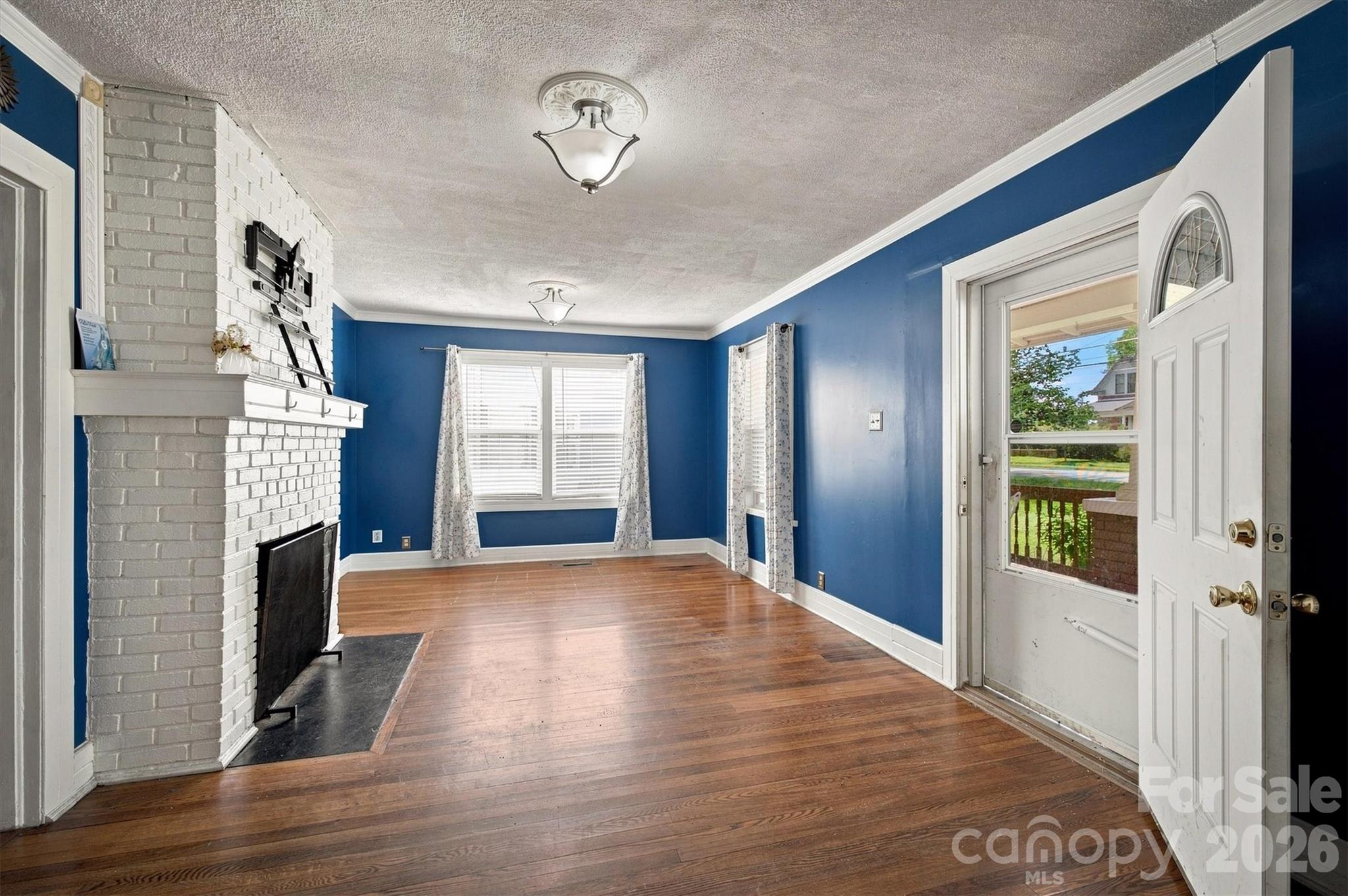1511 Harper Avenue Property Photo 2