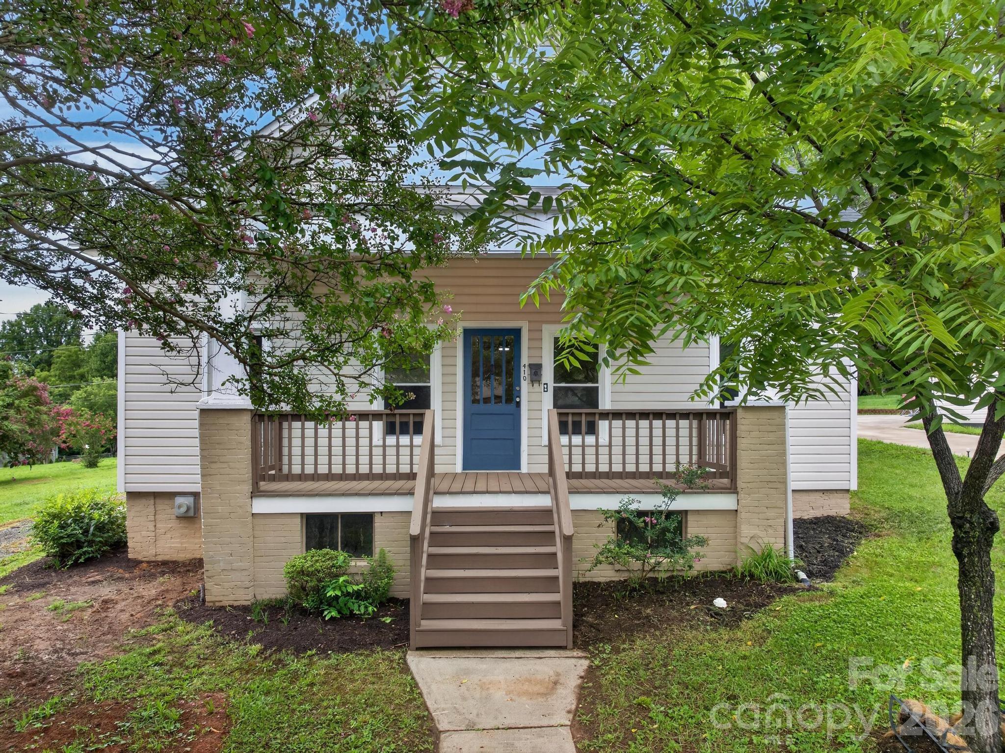 410 Spruce Street Property Photo 2