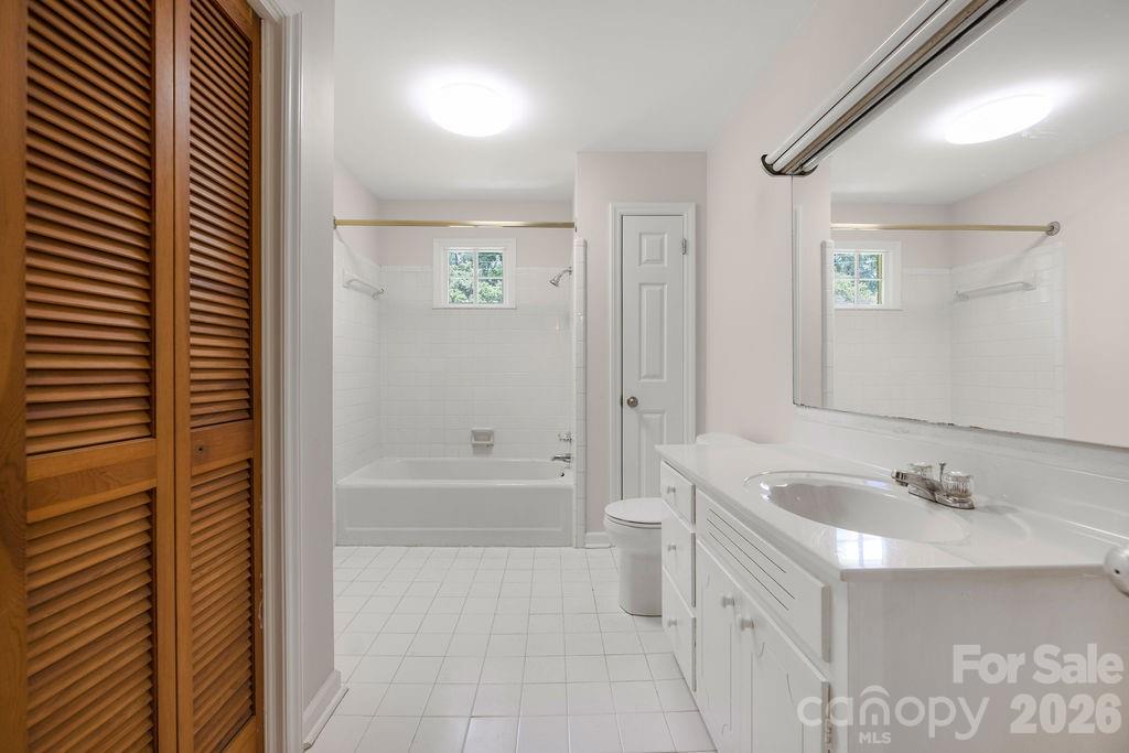 5022 Cheviot Road Property Photo 7
