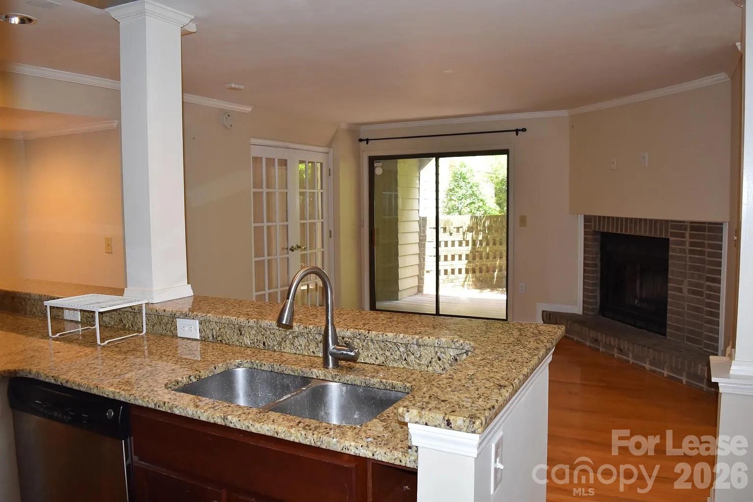 413 W 8th Street Property Photo 1