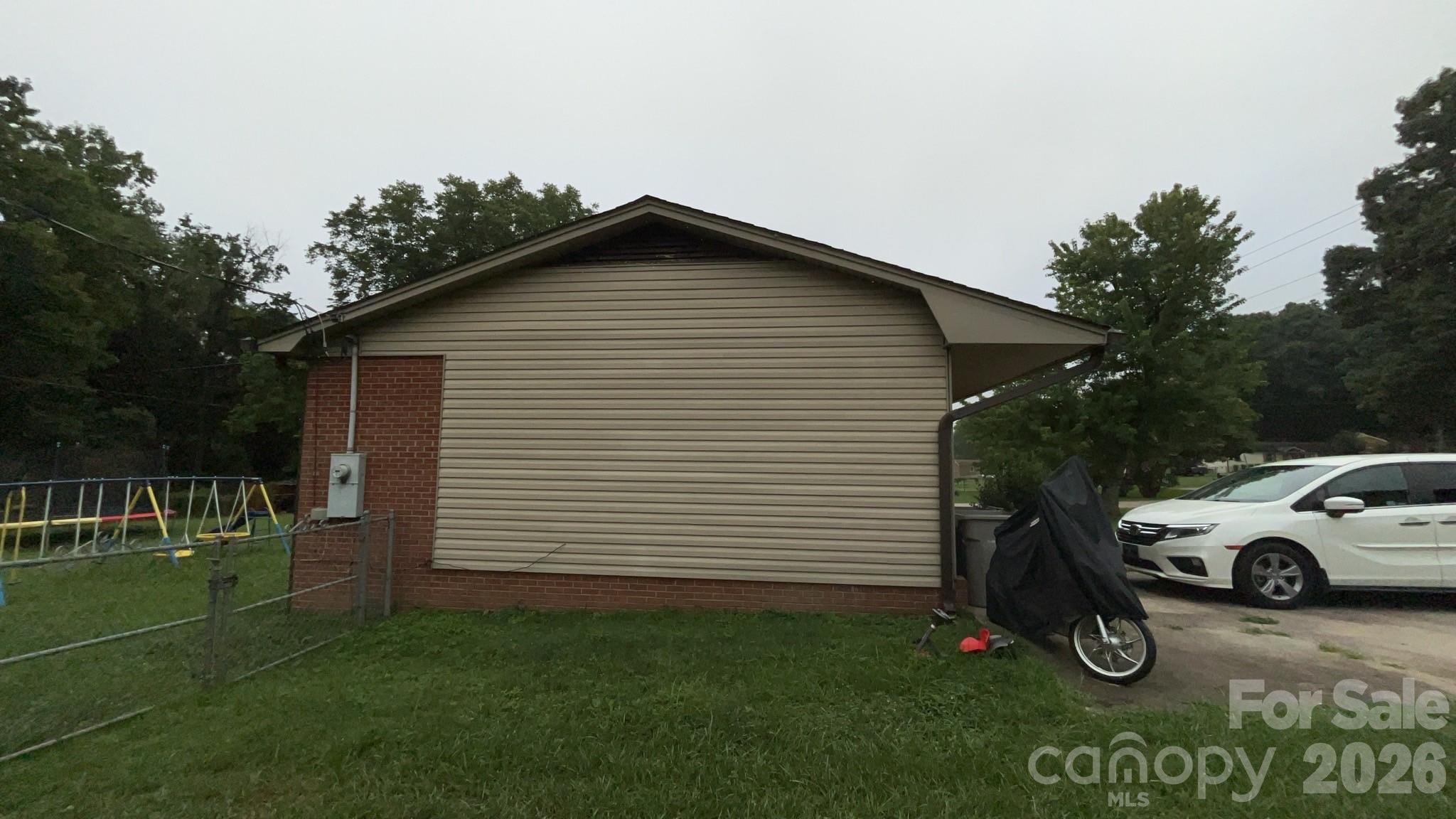 1429 Edgewood Road Property Photo 3