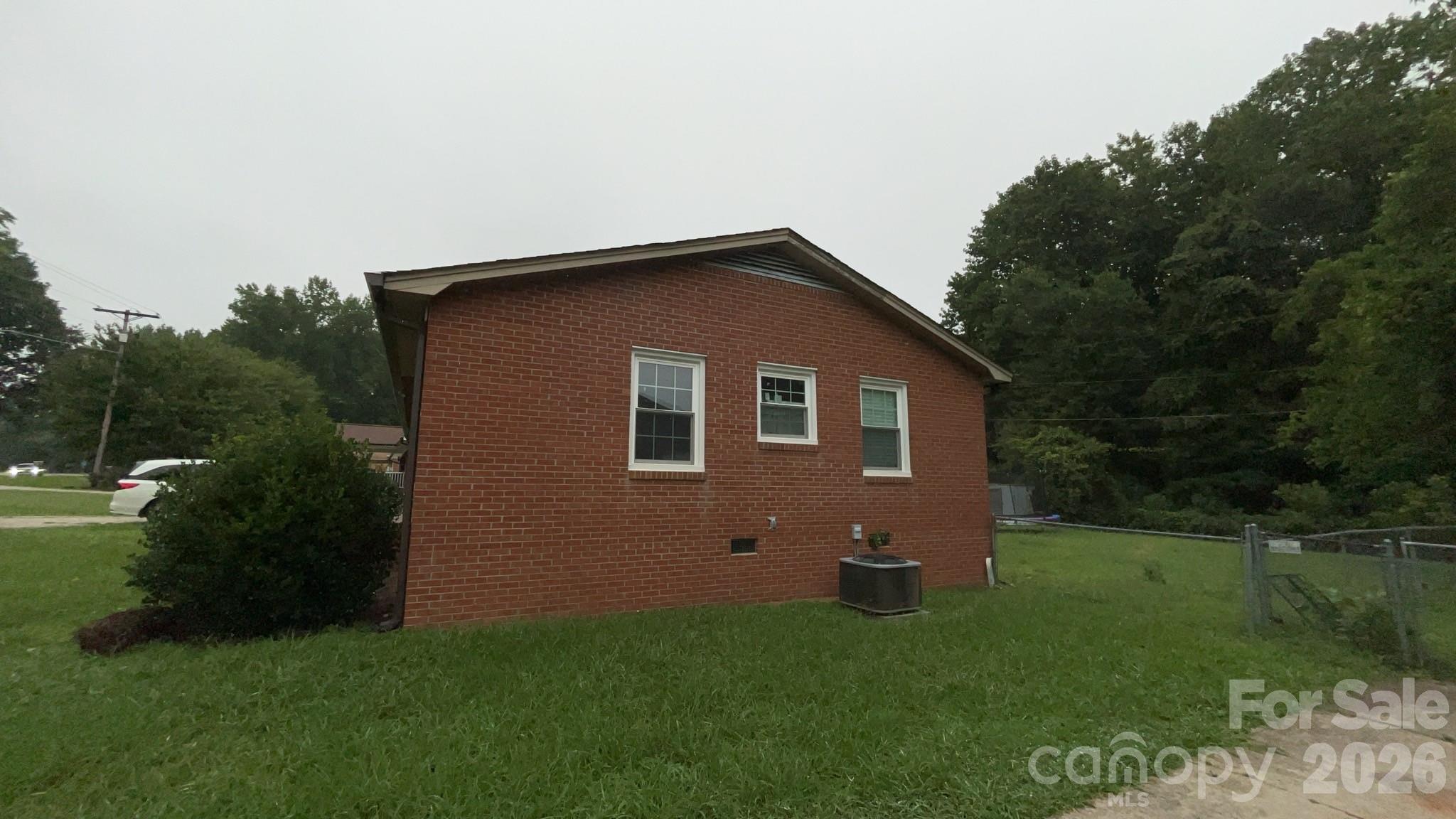 1429 Edgewood Road Property Photo 4