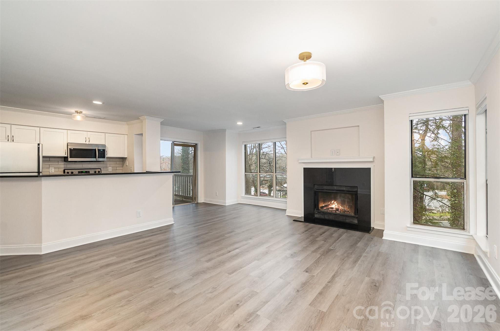 2512 Cranbrook Lane Property Photo 3