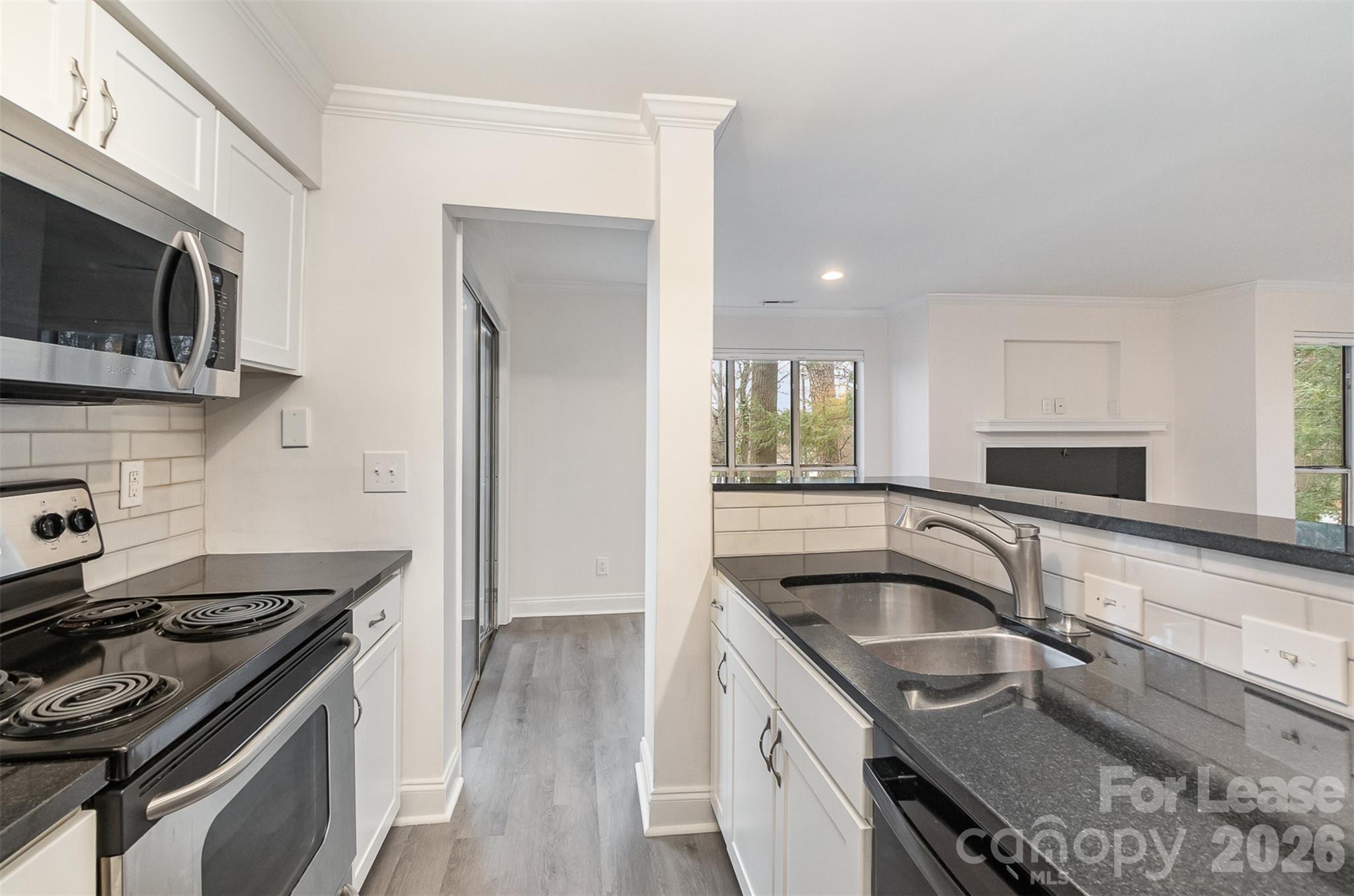 2512 Cranbrook Lane Property Photo 8
