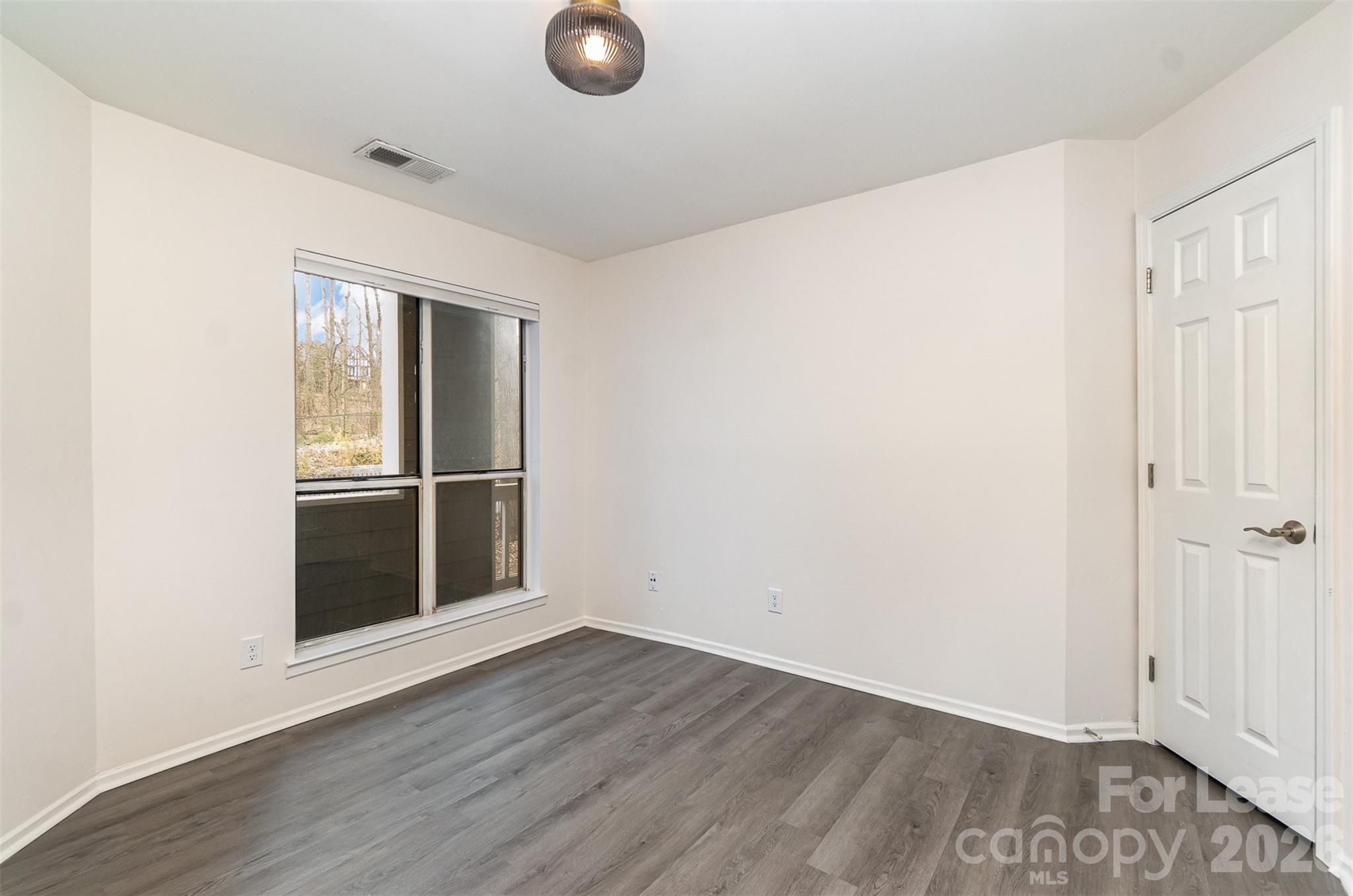 2512 Cranbrook Lane Property Photo 13