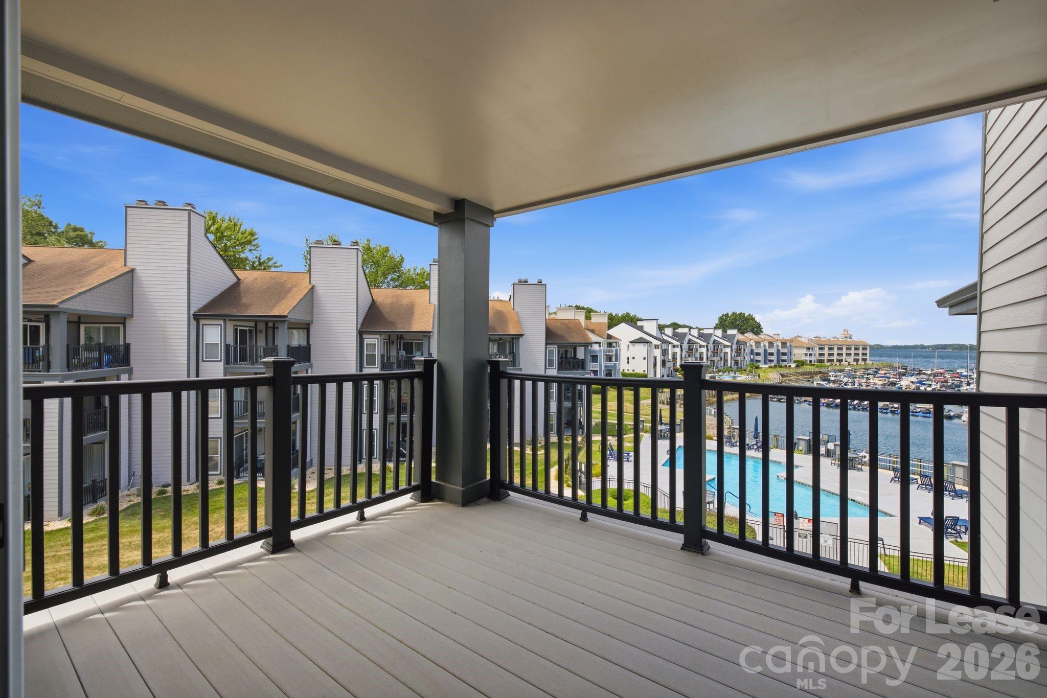 18865 Vineyard Point Lane Property Photo 1