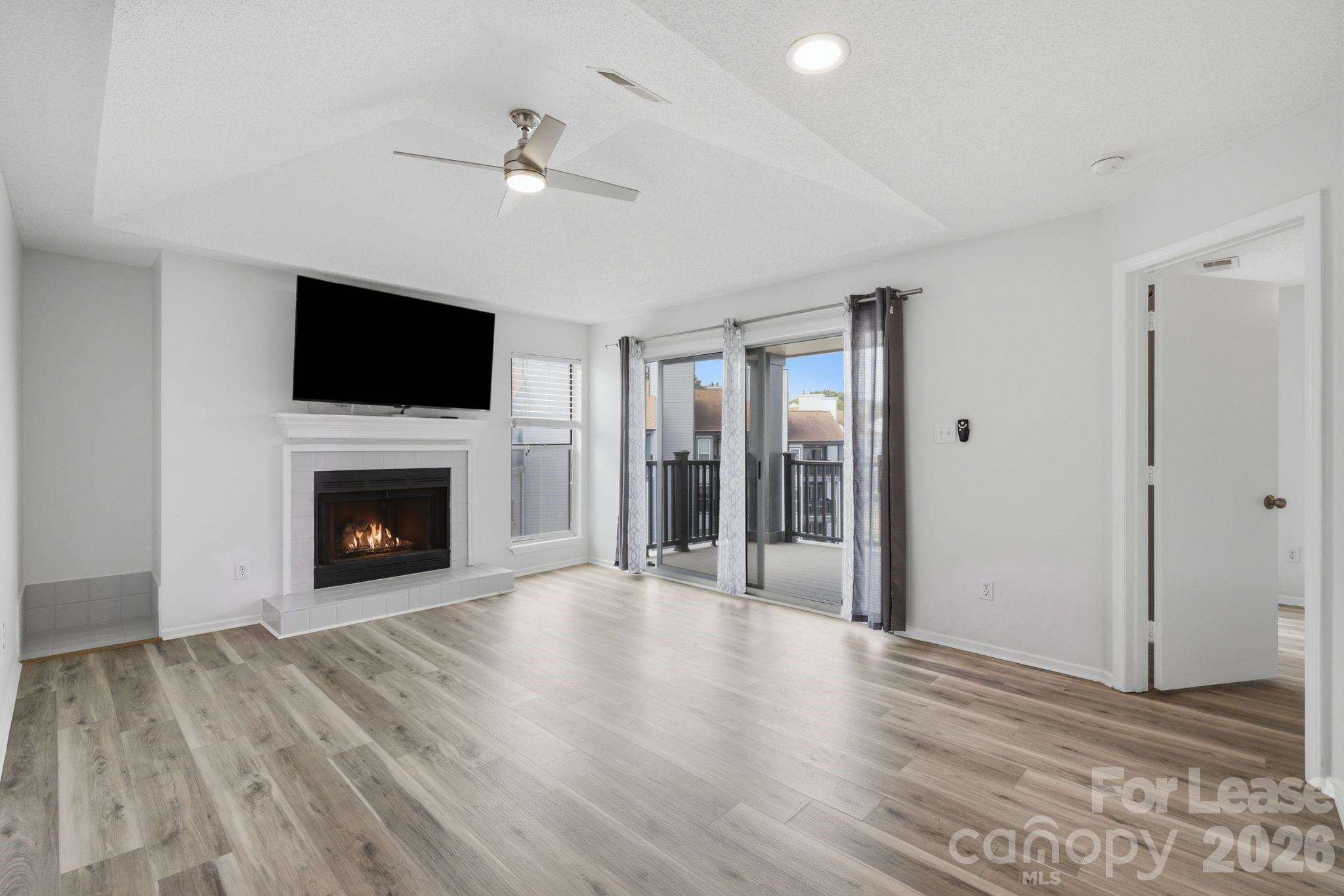 18865 Vineyard Point Lane Property Photo 2