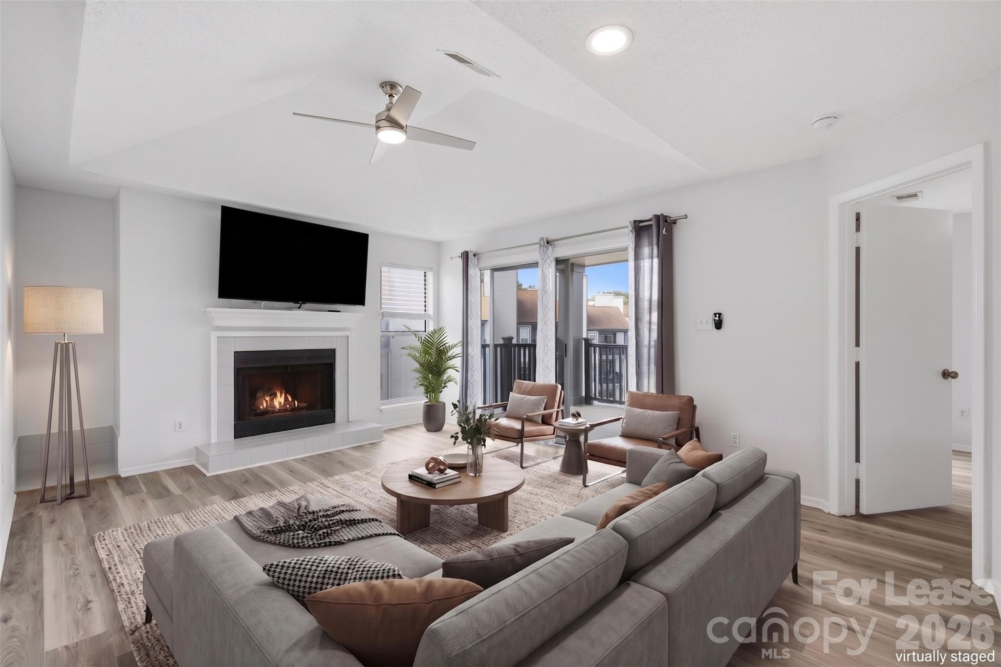18865 Vineyard Point Lane Property Photo 3