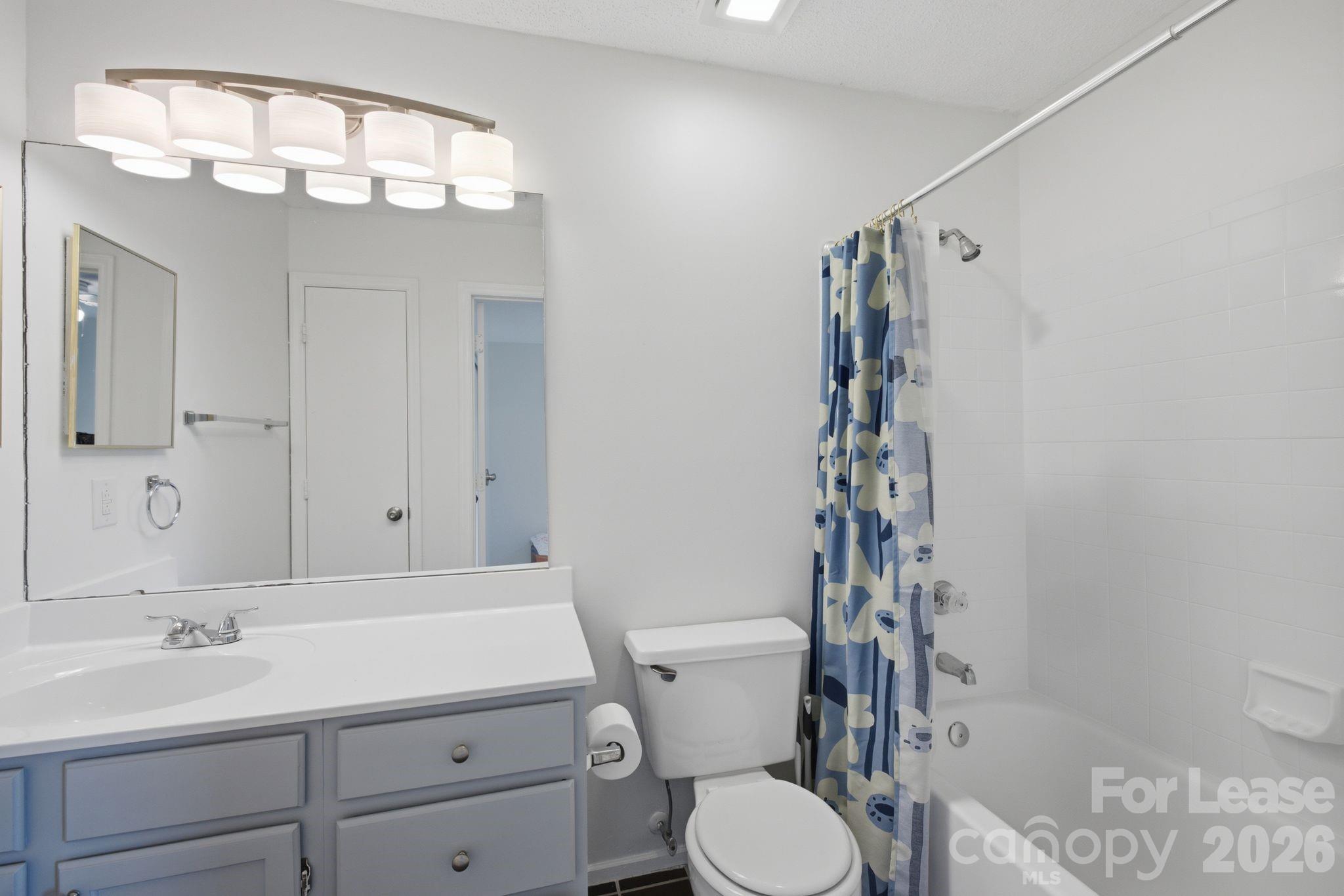 18865 Vineyard Point Lane Property Photo 14