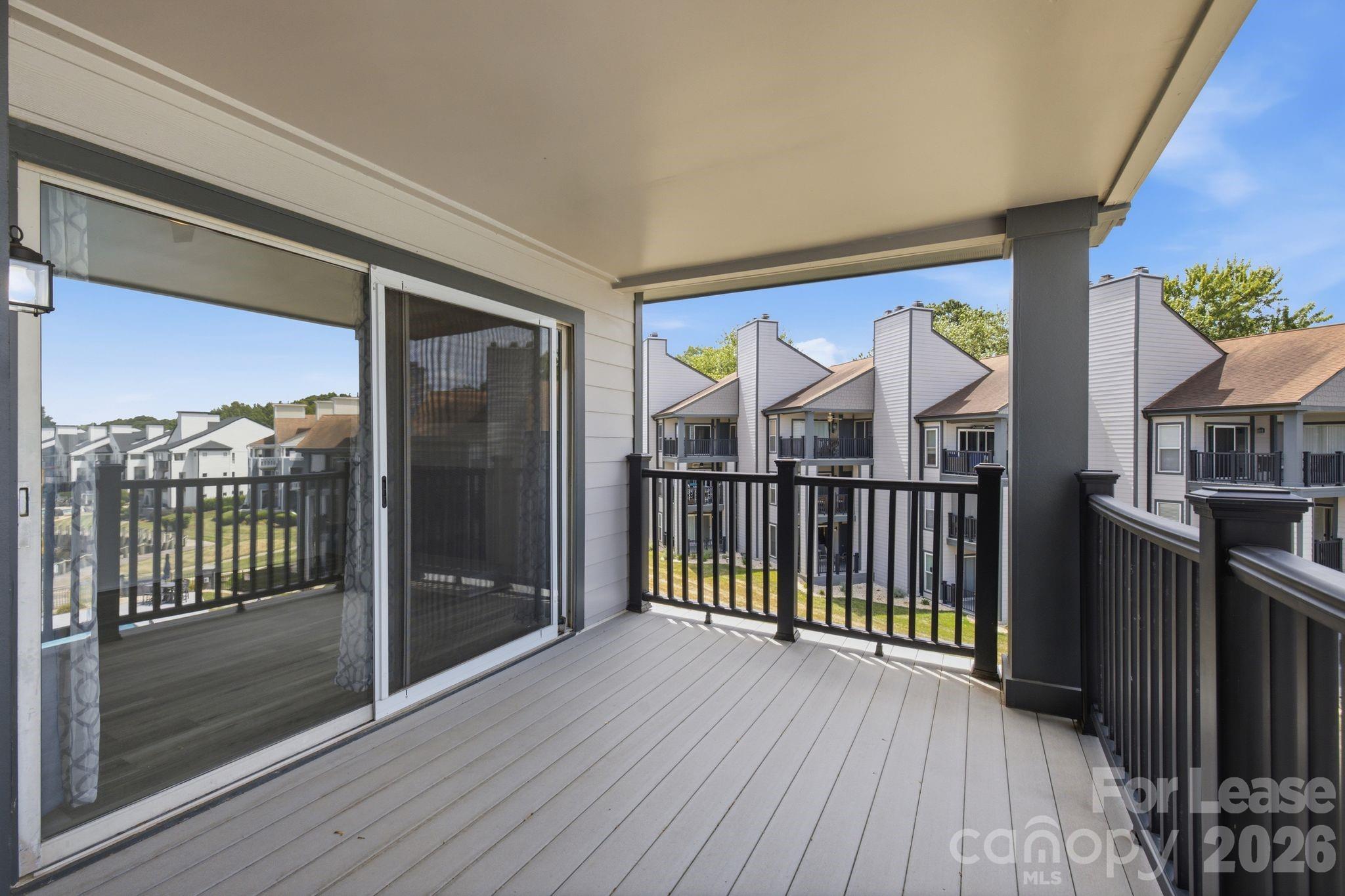 18865 Vineyard Point Lane Property Photo 15