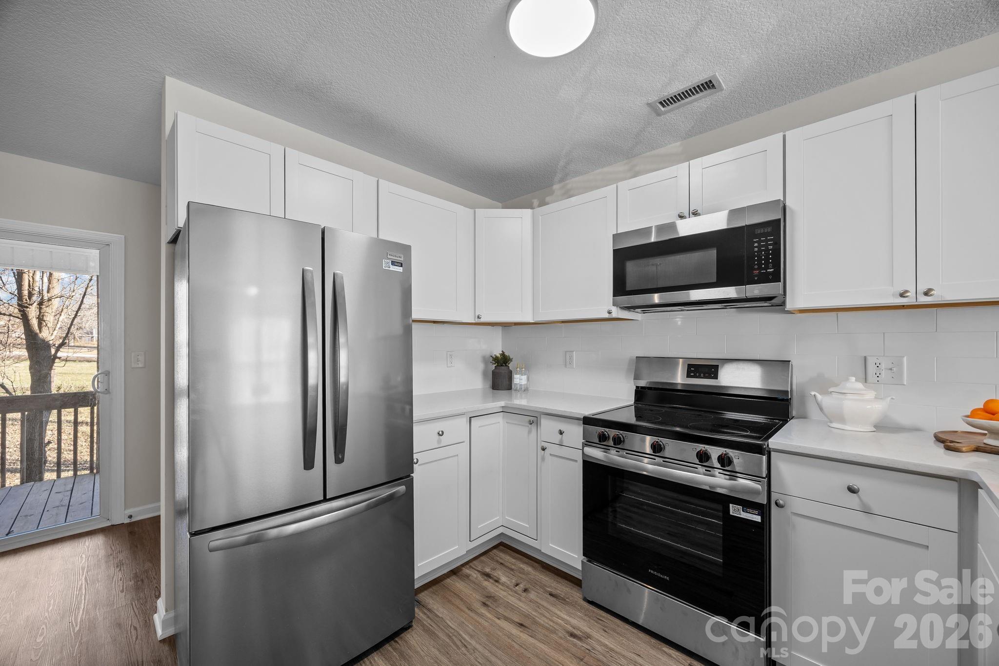 2 Meadow Glen Drive Property Photo 3