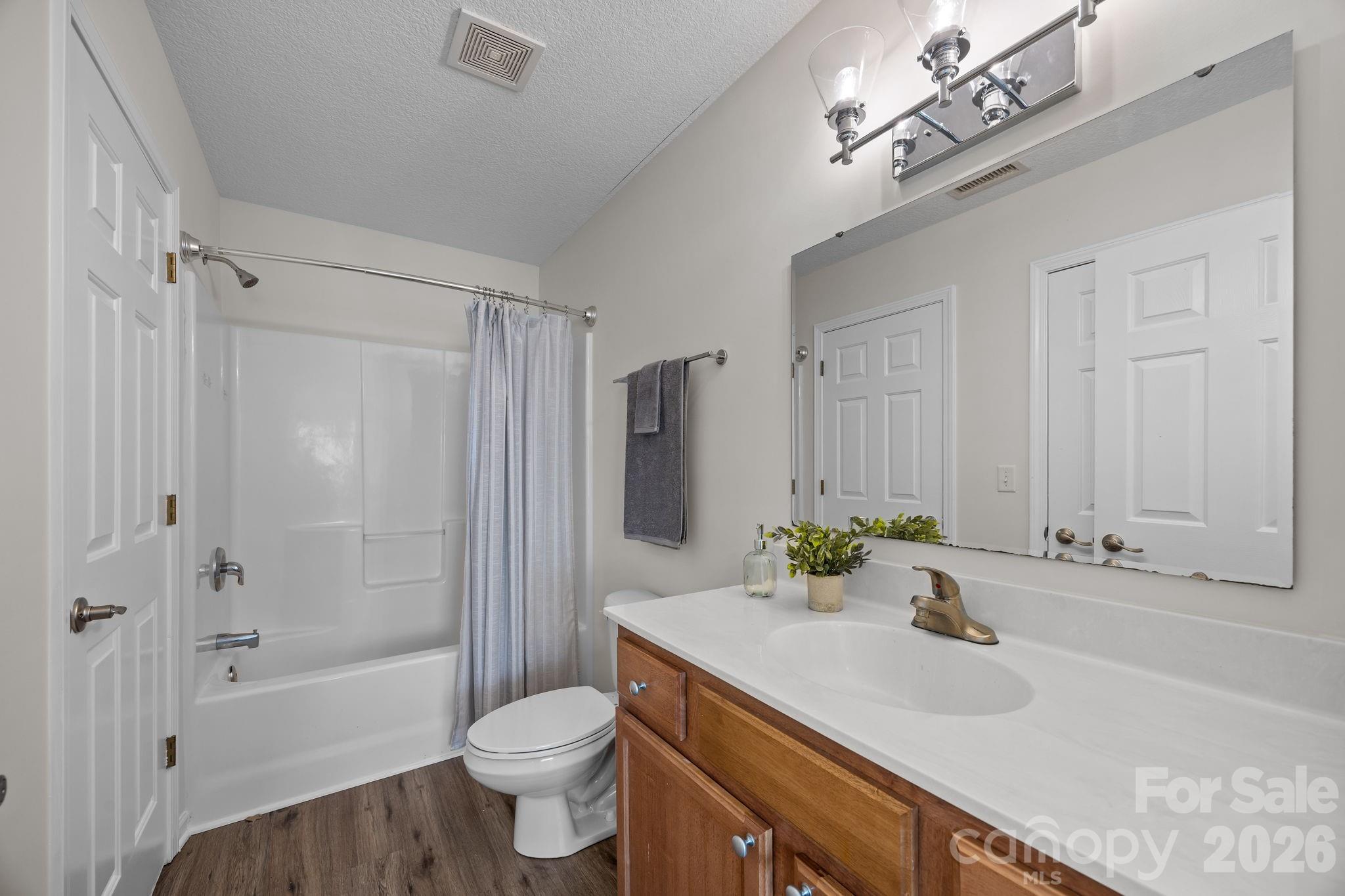 2 Meadow Glen Drive Property Photo 14