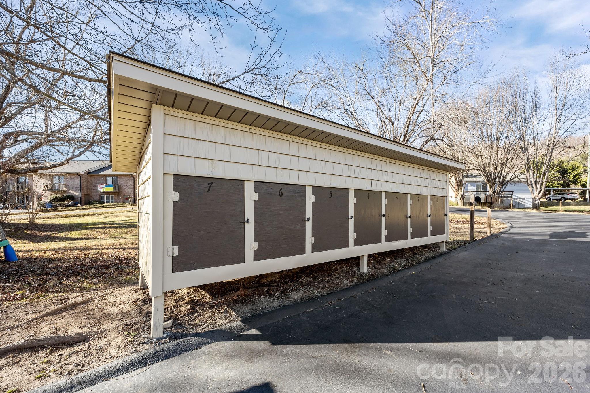 2 Meadow Glen Drive Property Photo 15