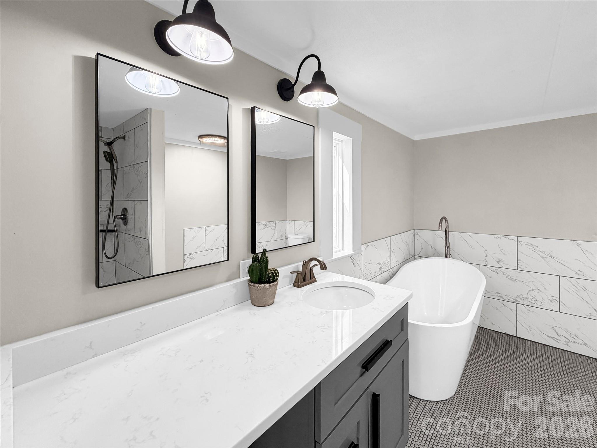 2240 Emerald Road Property Photo 16