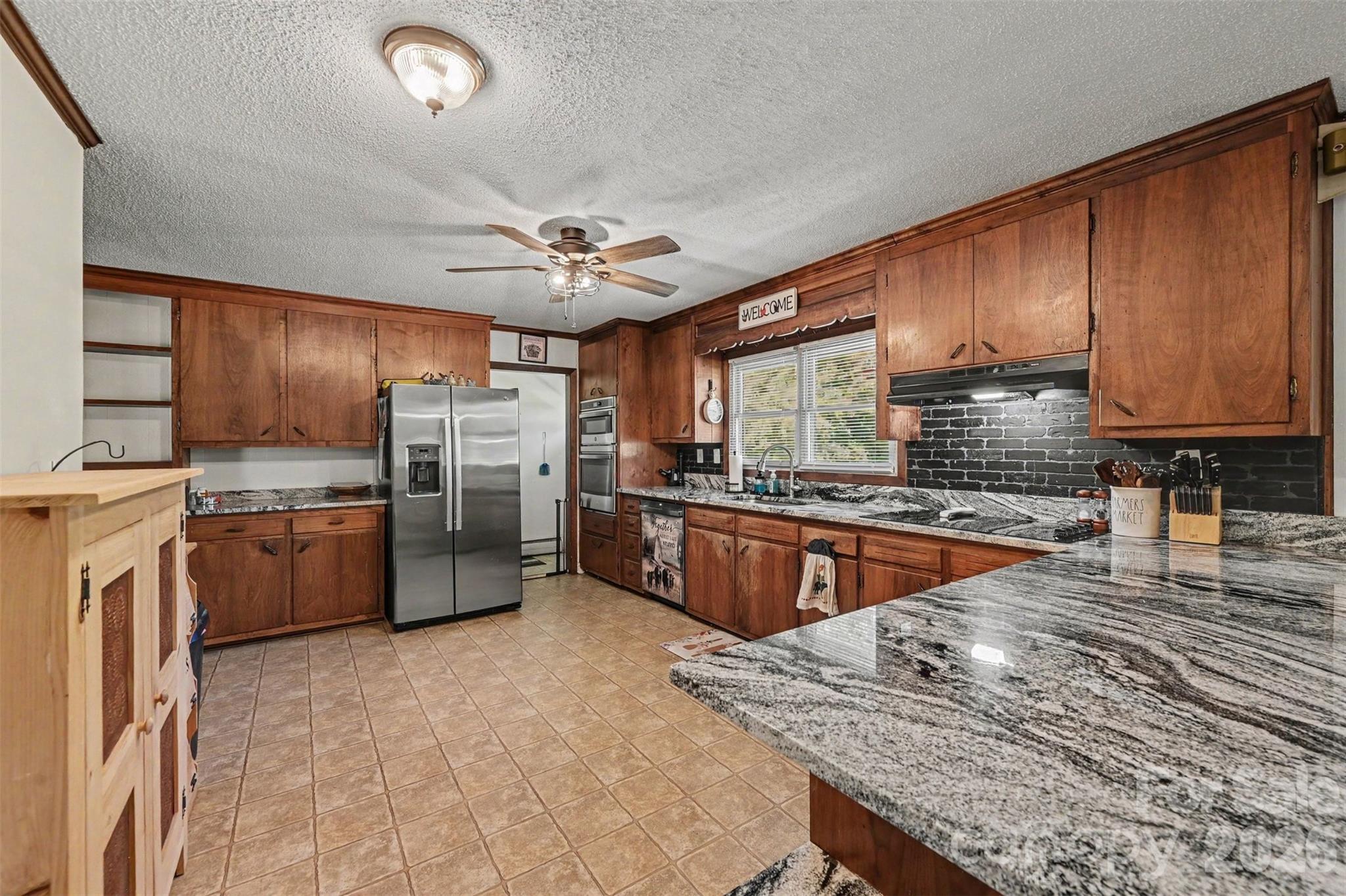 184 Hawkins Holler Drive Property Photo 11