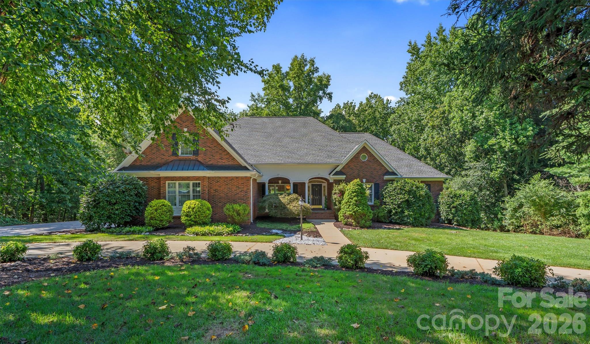675 Heather Drive Property Photo 1