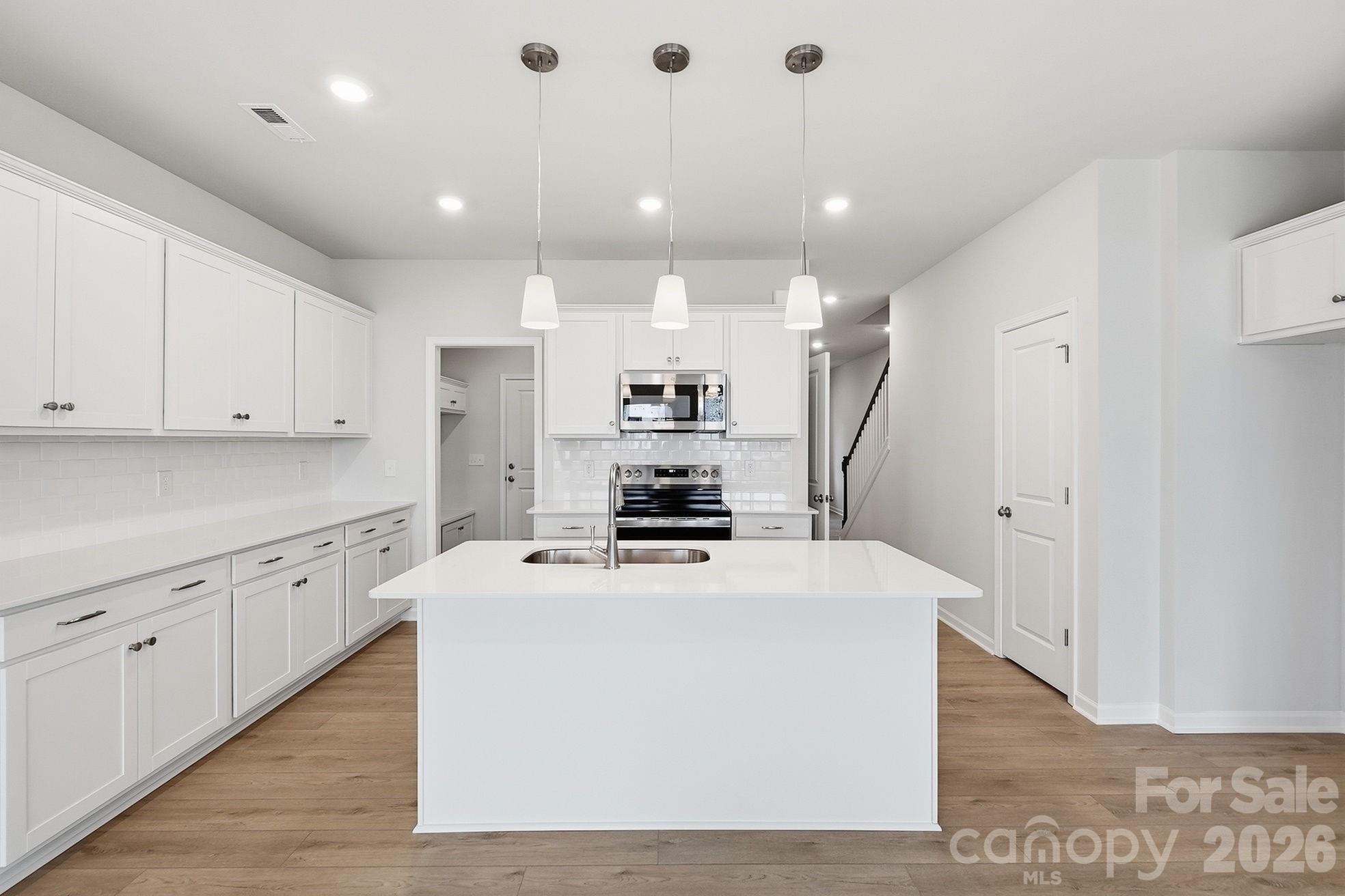 6340 Abelia Avenue Property Photo 6