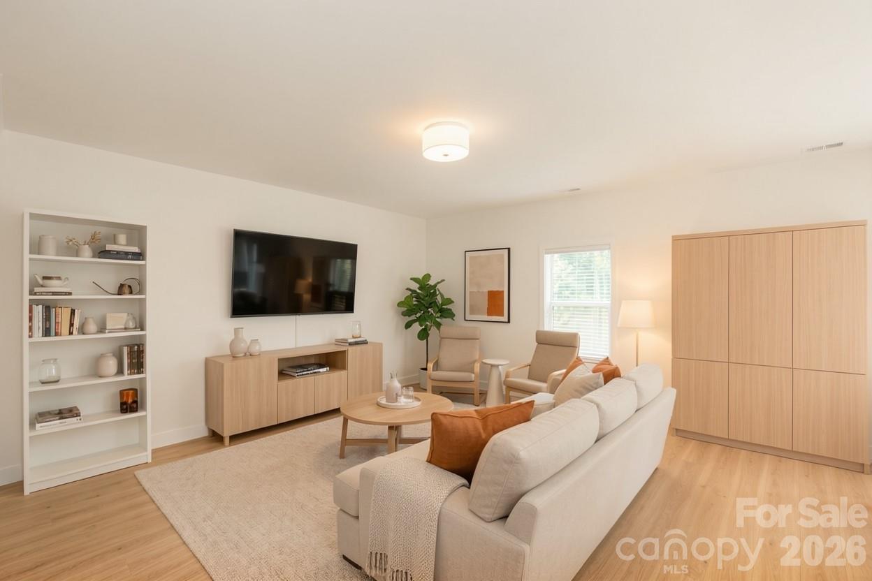 119 Brixham Loop Property Photo 5