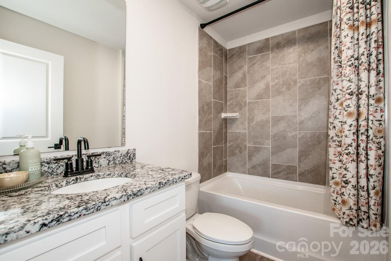 119 Brixham Loop Property Photo 33
