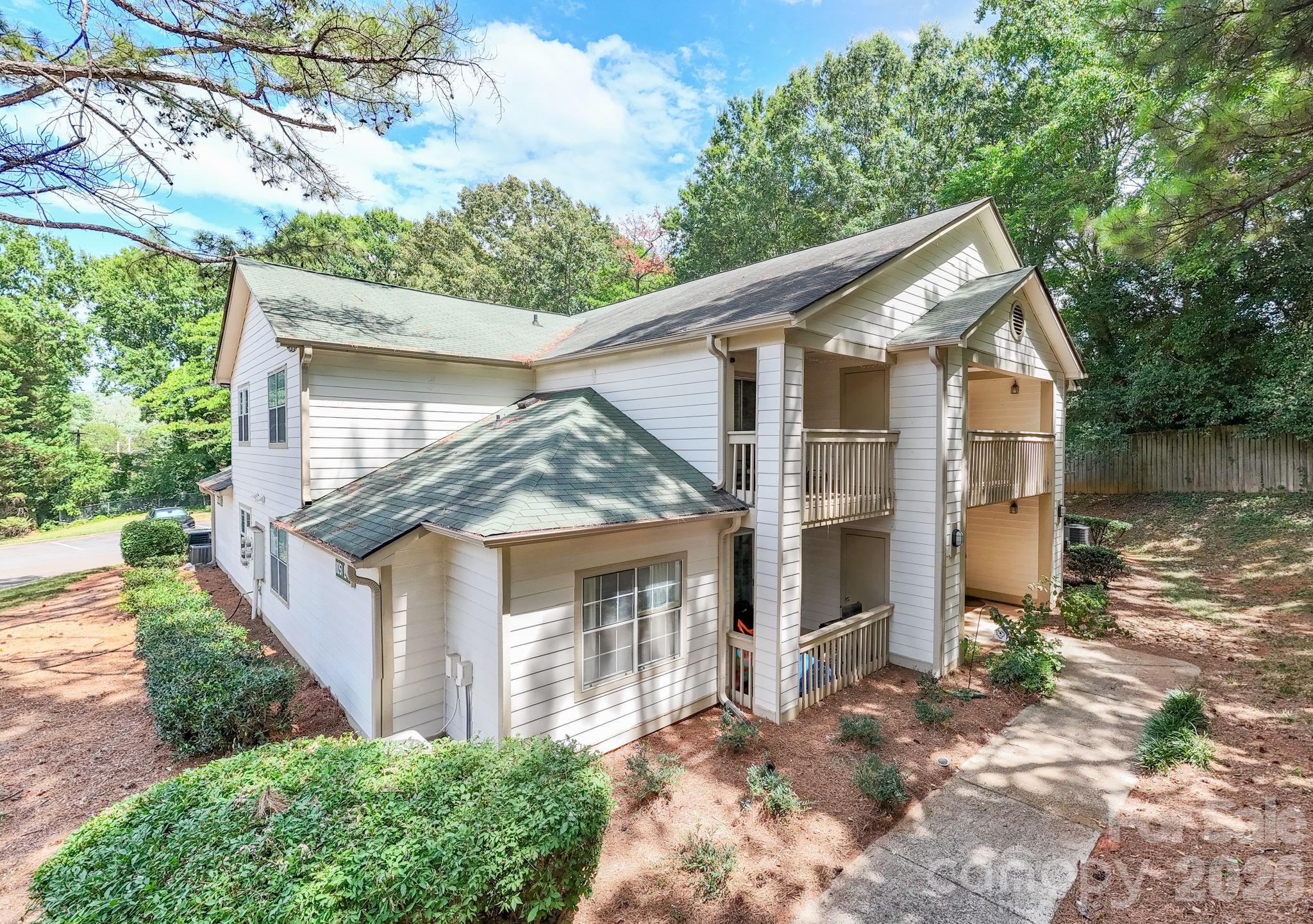 1051 Churchill Downs Court E Property Photo 1
