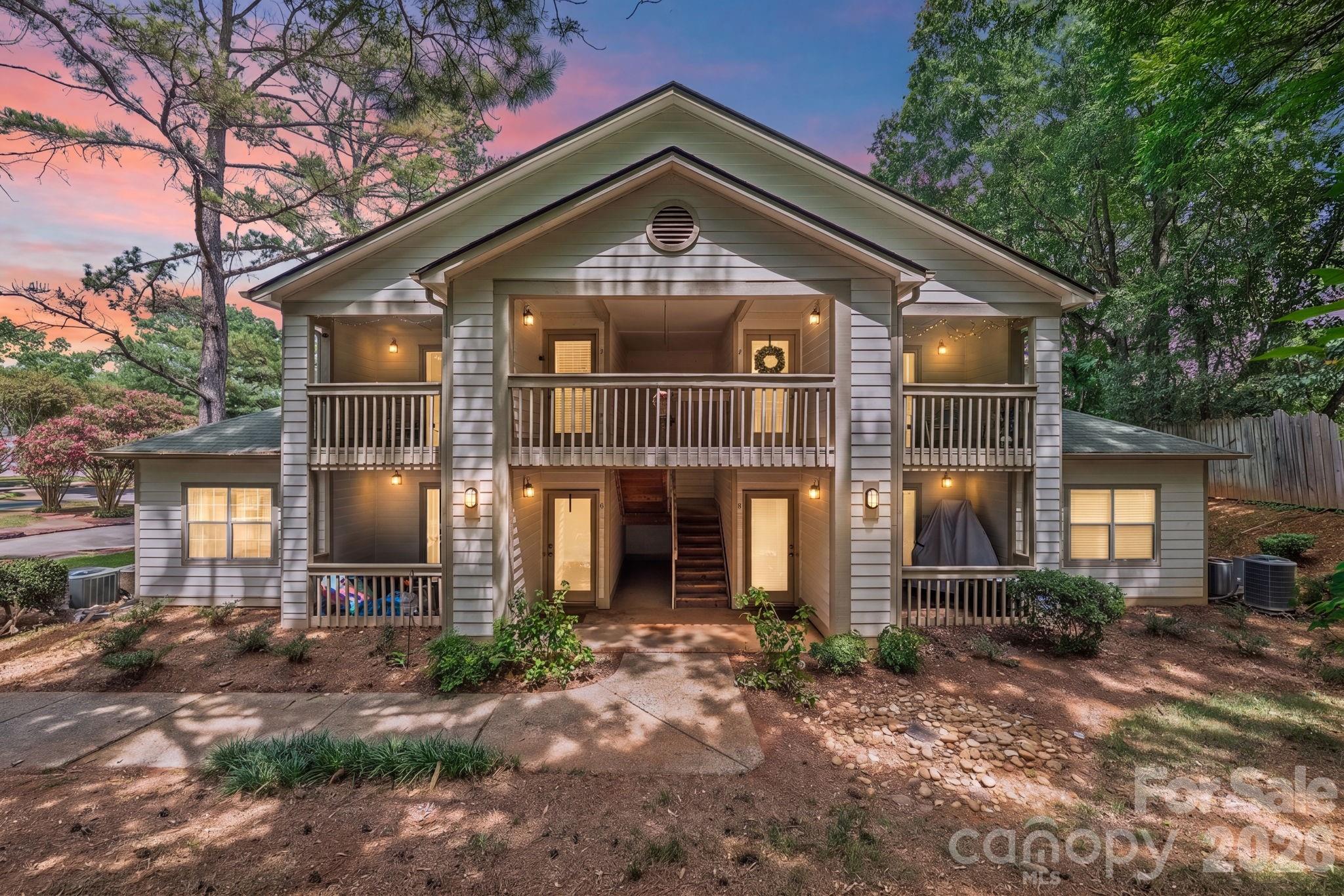 1051 Churchill Downs Court E Property Photo 2