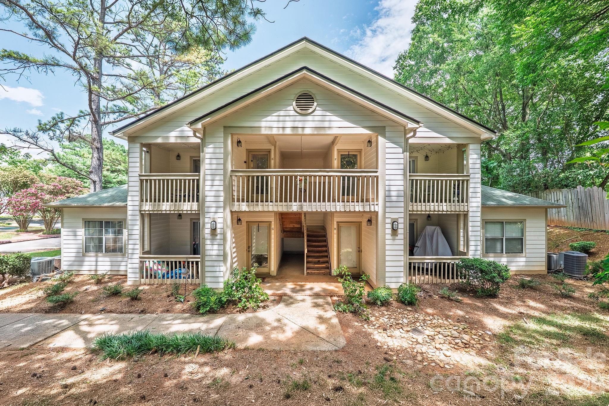 1051 Churchill Downs Court E Property Photo 3