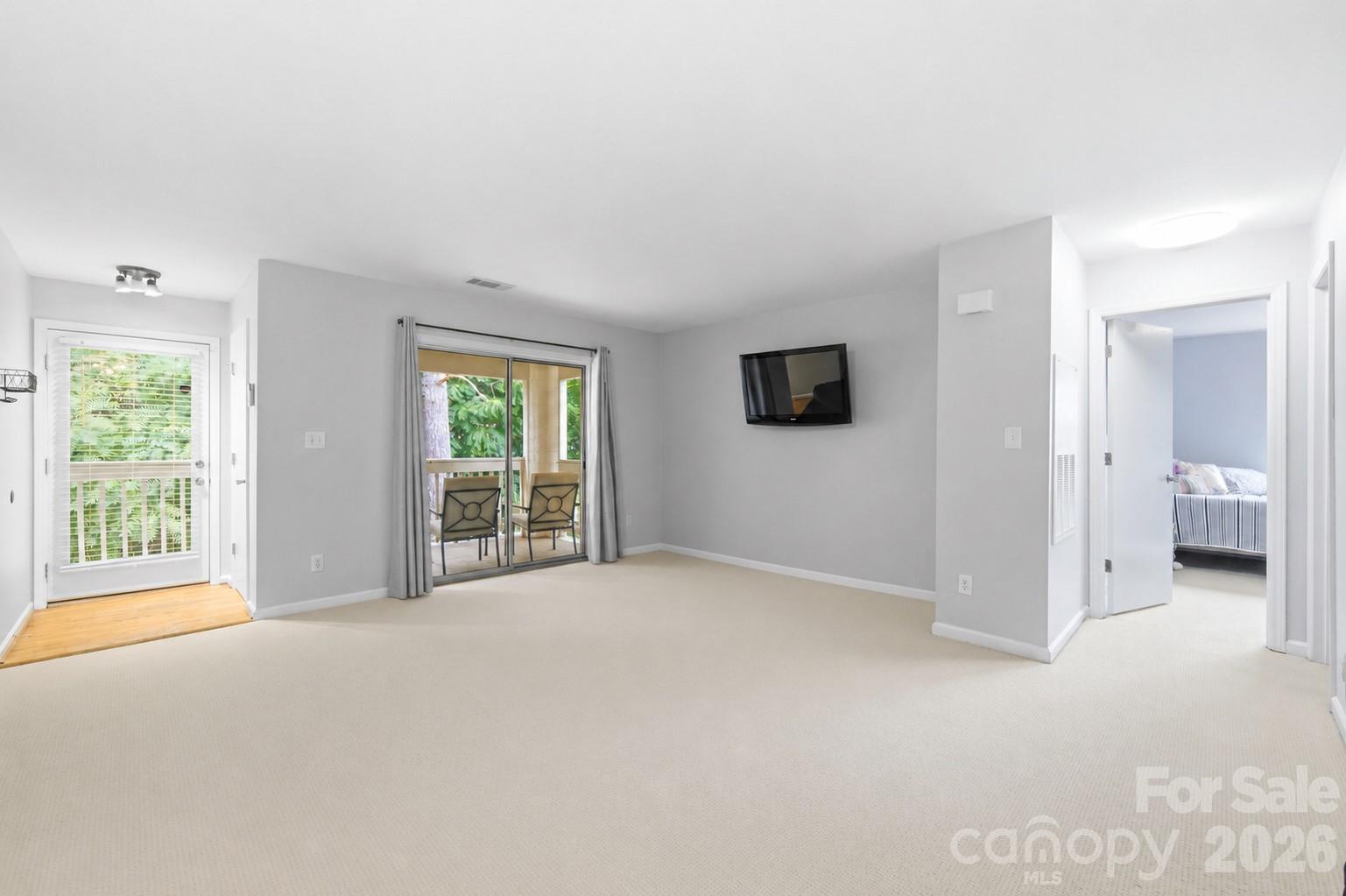 1051 Churchill Downs Court E Property Photo 6