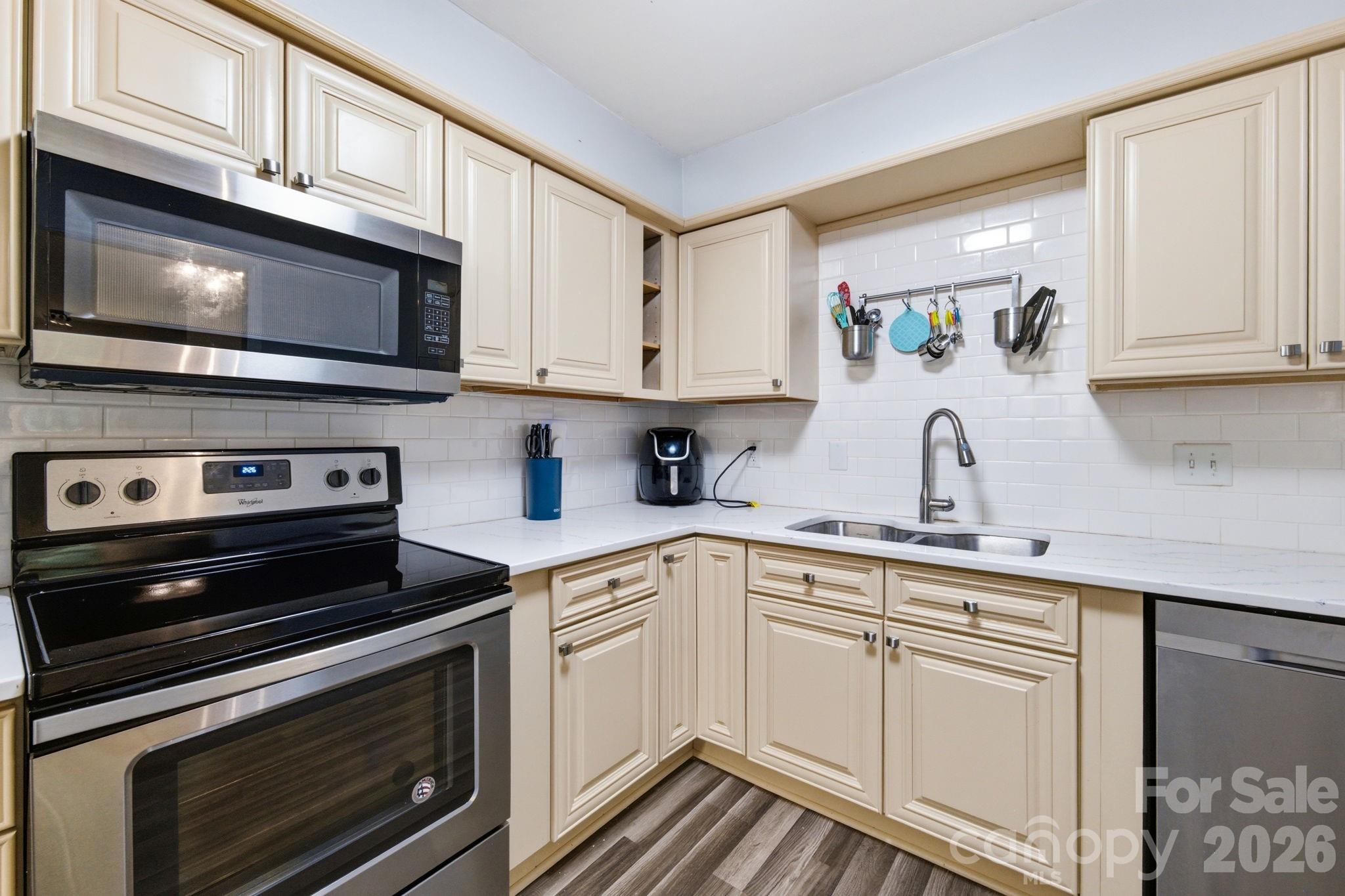 1051 Churchill Downs Court E Property Photo 13