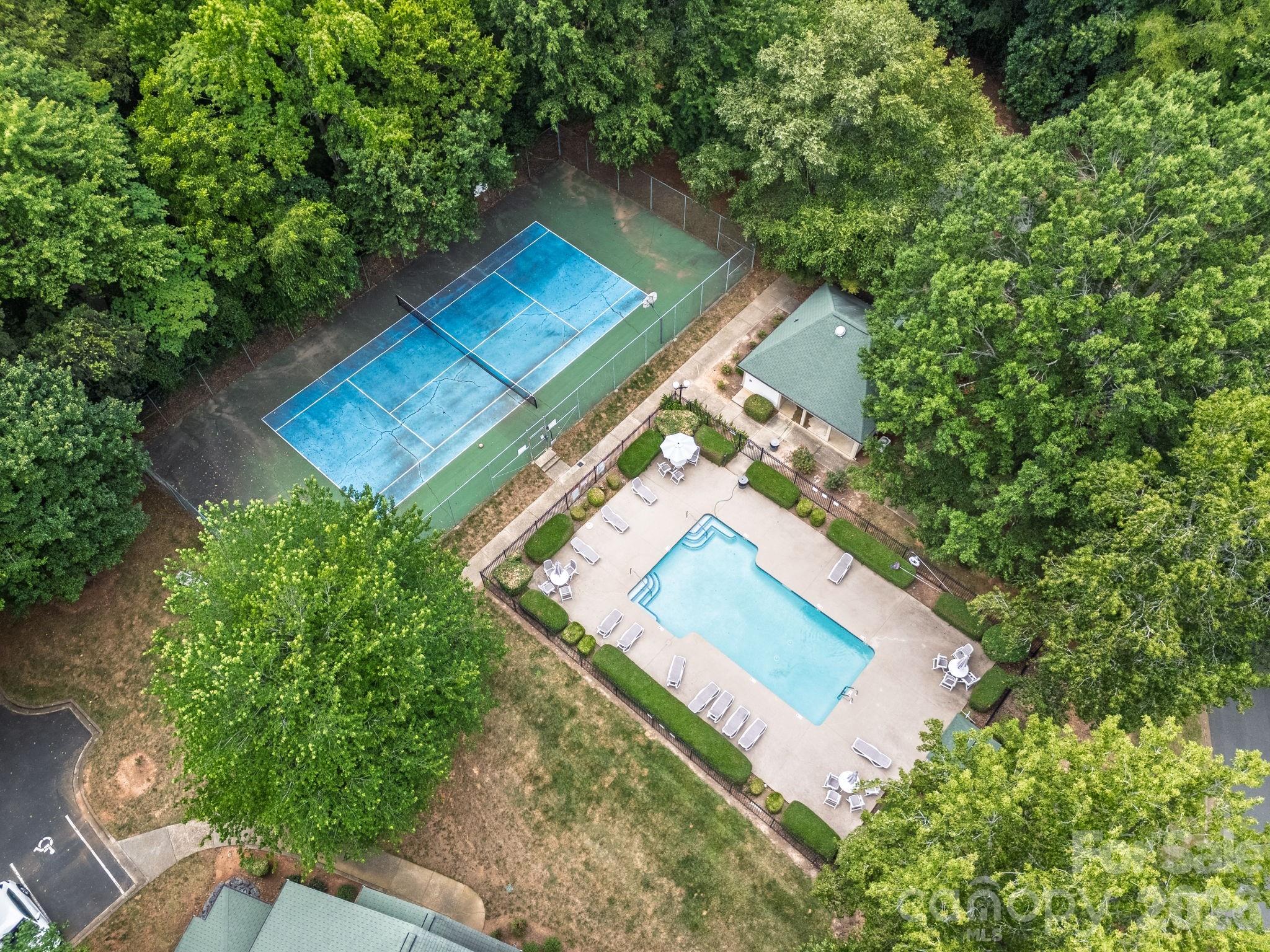 1051 Churchill Downs Court E Property Photo 25