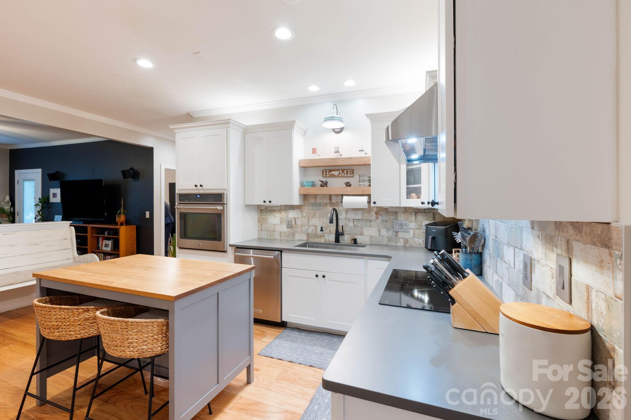 21622 Aftonshire Drive Property Photo 7