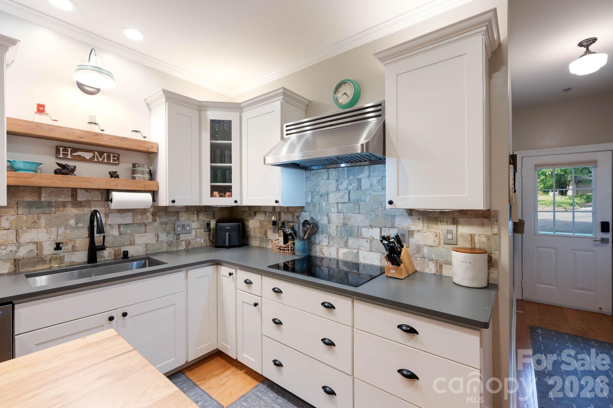 21622 Aftonshire Drive Property Photo 8