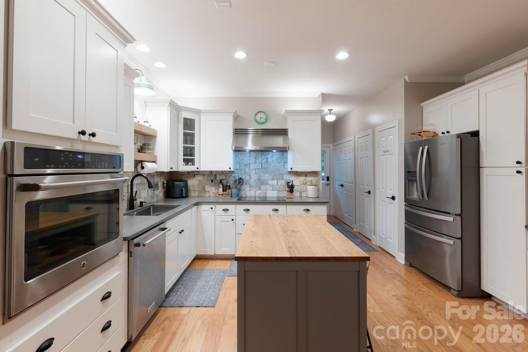 21622 Aftonshire Drive Property Photo 10