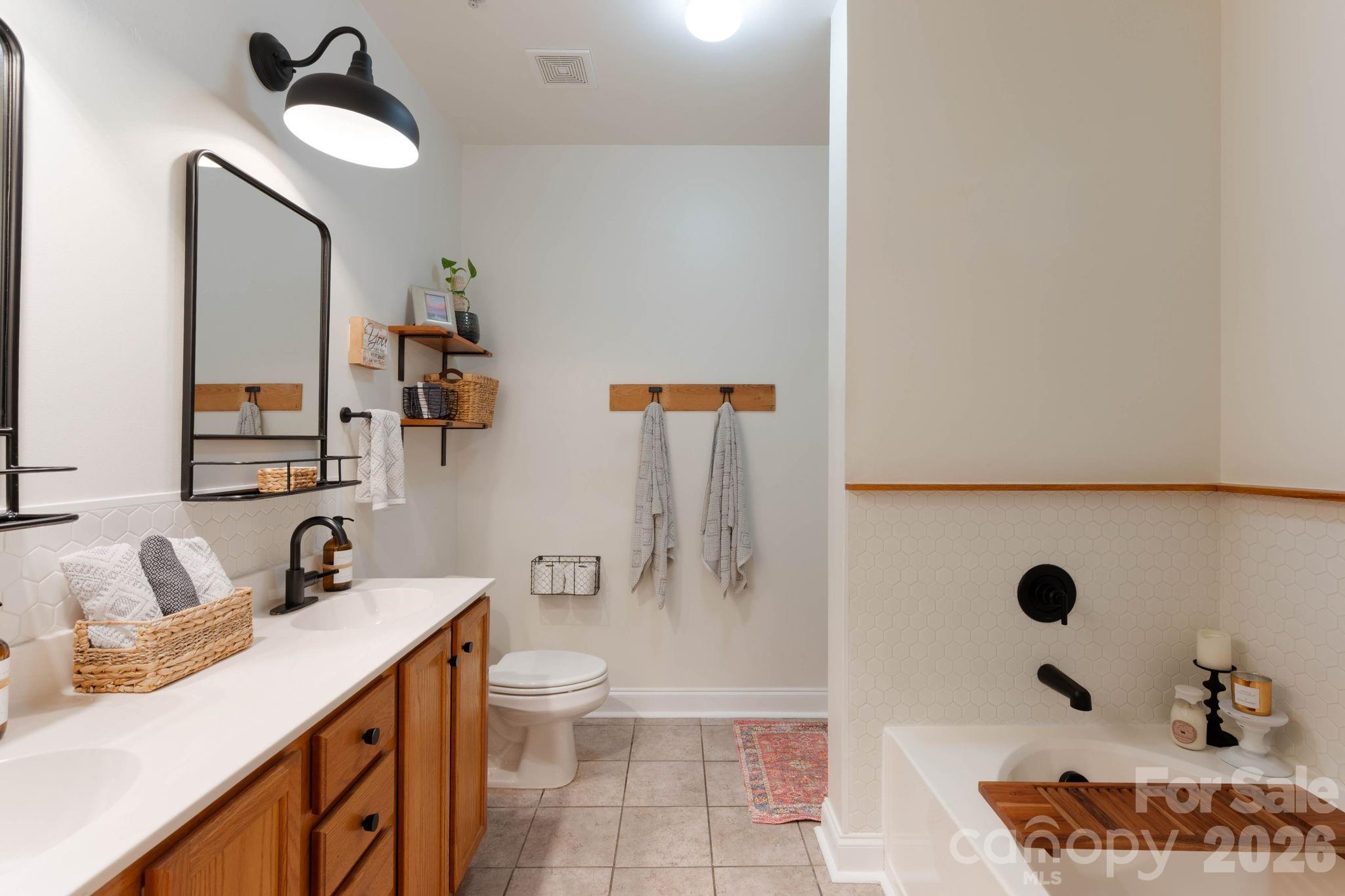 21622 Aftonshire Drive Property Photo 18