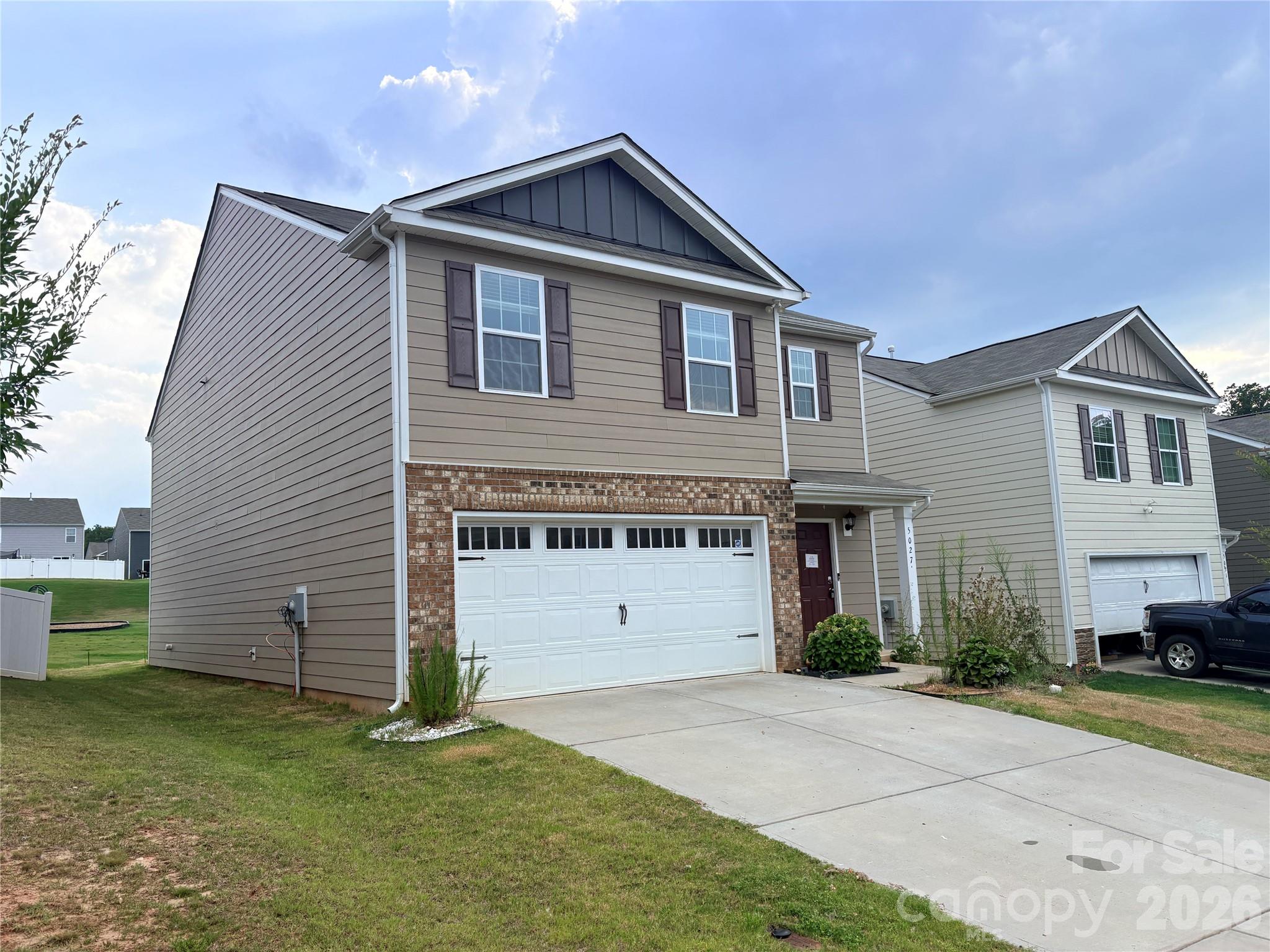 5027 Fandango Road Property Photo 2