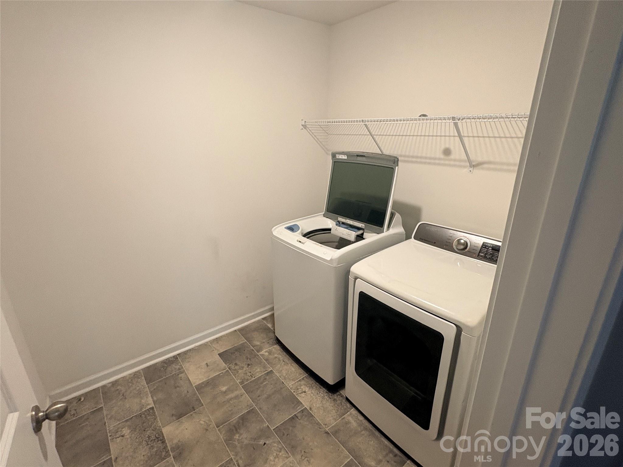 5027 Fandango Road Property Photo 15