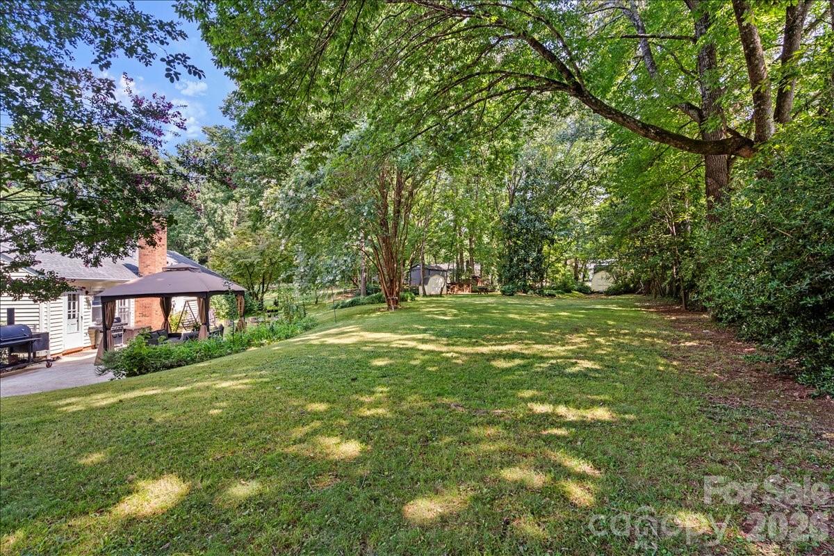 9614 Lone Oak Court Property Photo 4