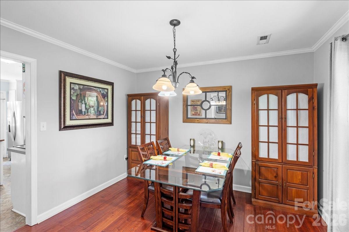 9614 Lone Oak Court Property Photo 8