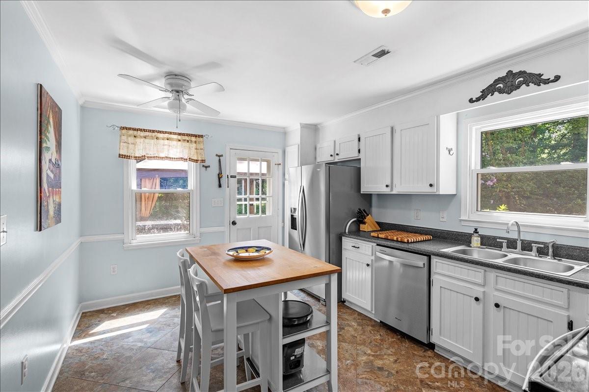 9614 Lone Oak Court Property Photo 10